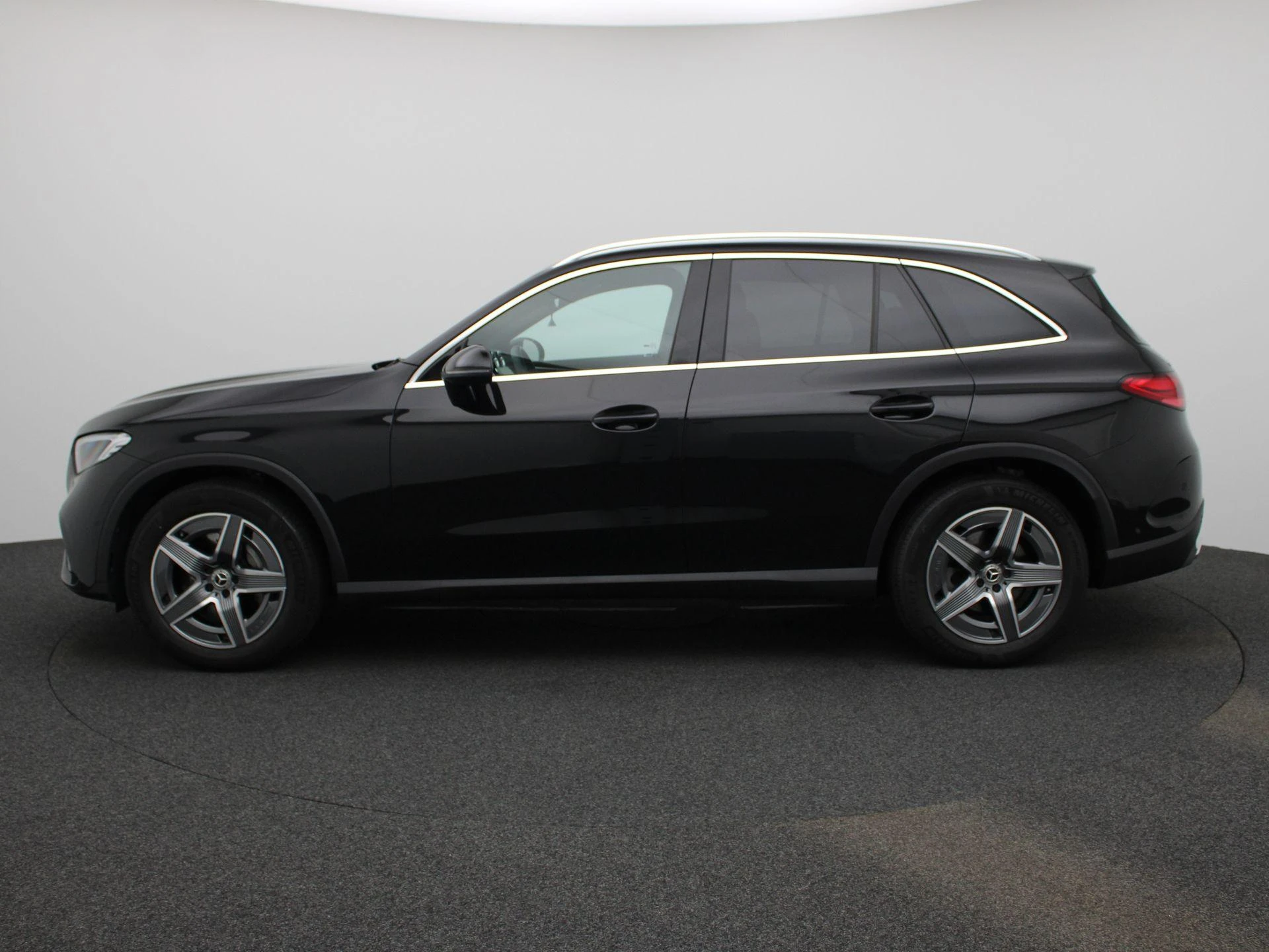 Mercedes-Benz-GLC-image-3