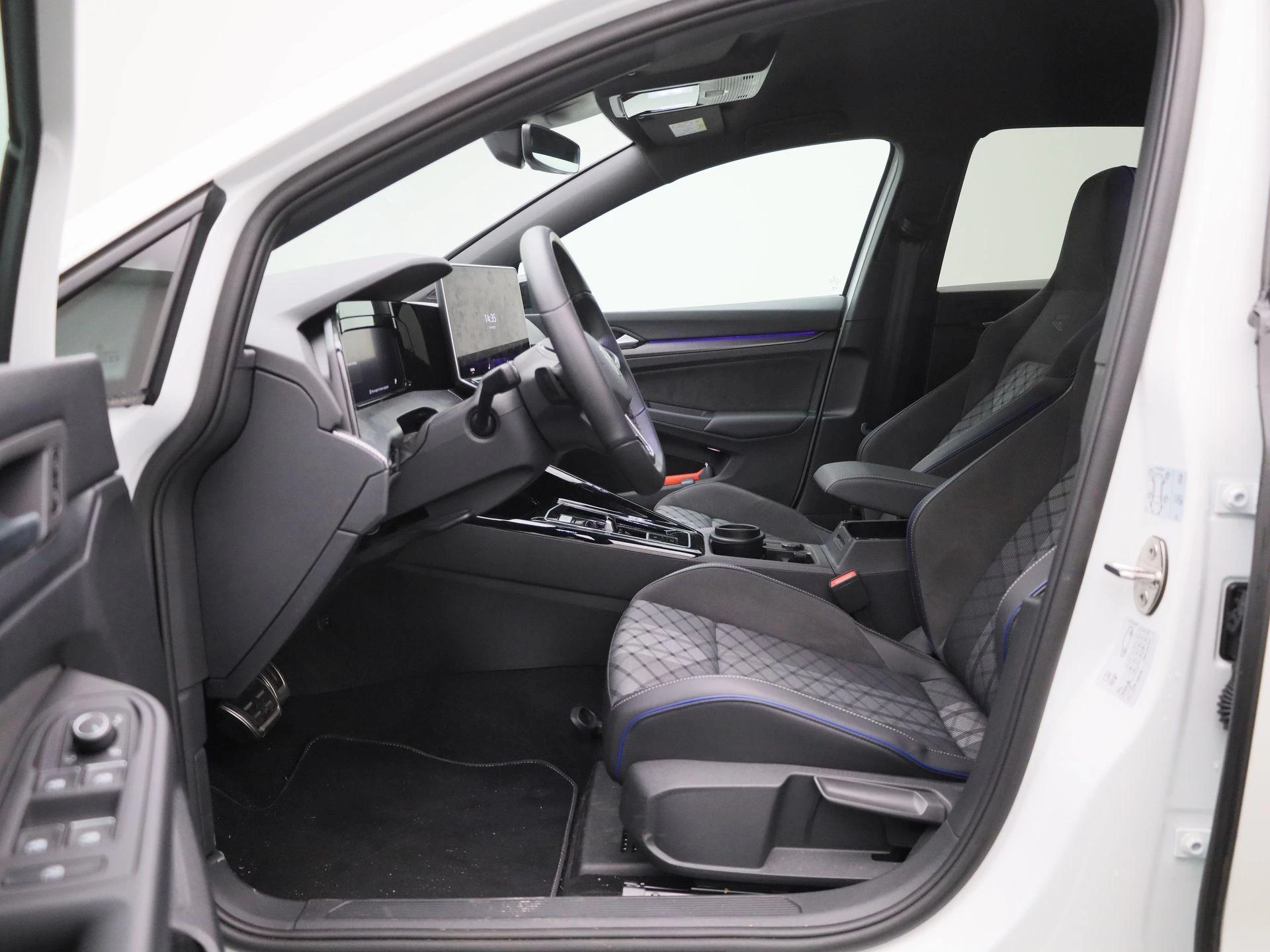 Volkswagen-Golf-image-10