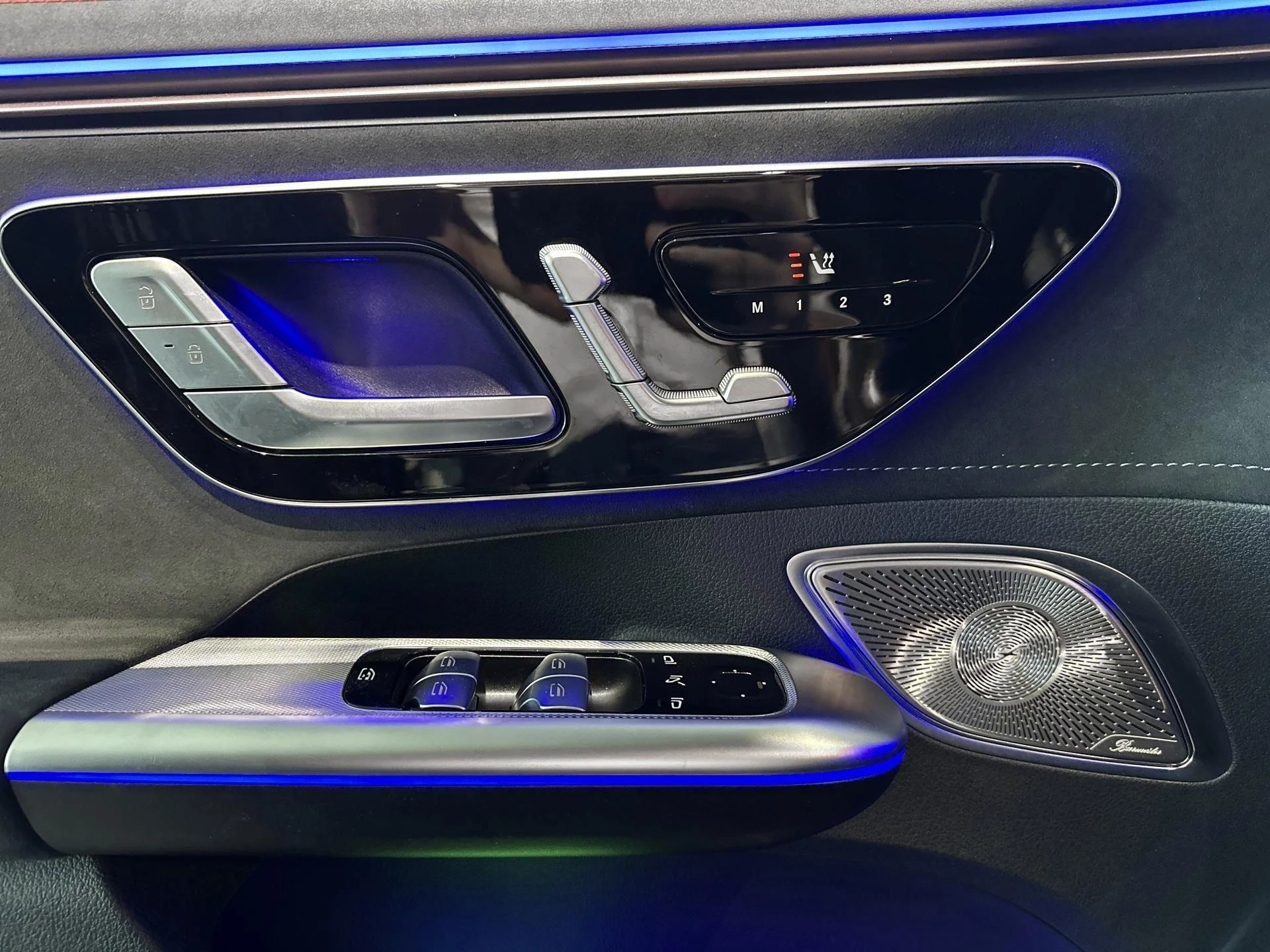 Mercedes-Benz-EQE-image-15