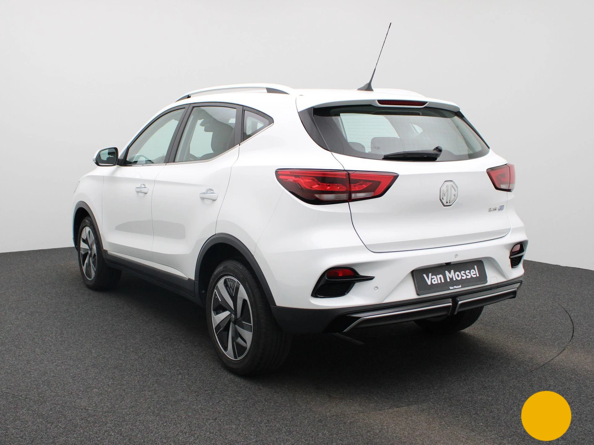 MG-ZS EV-image-1