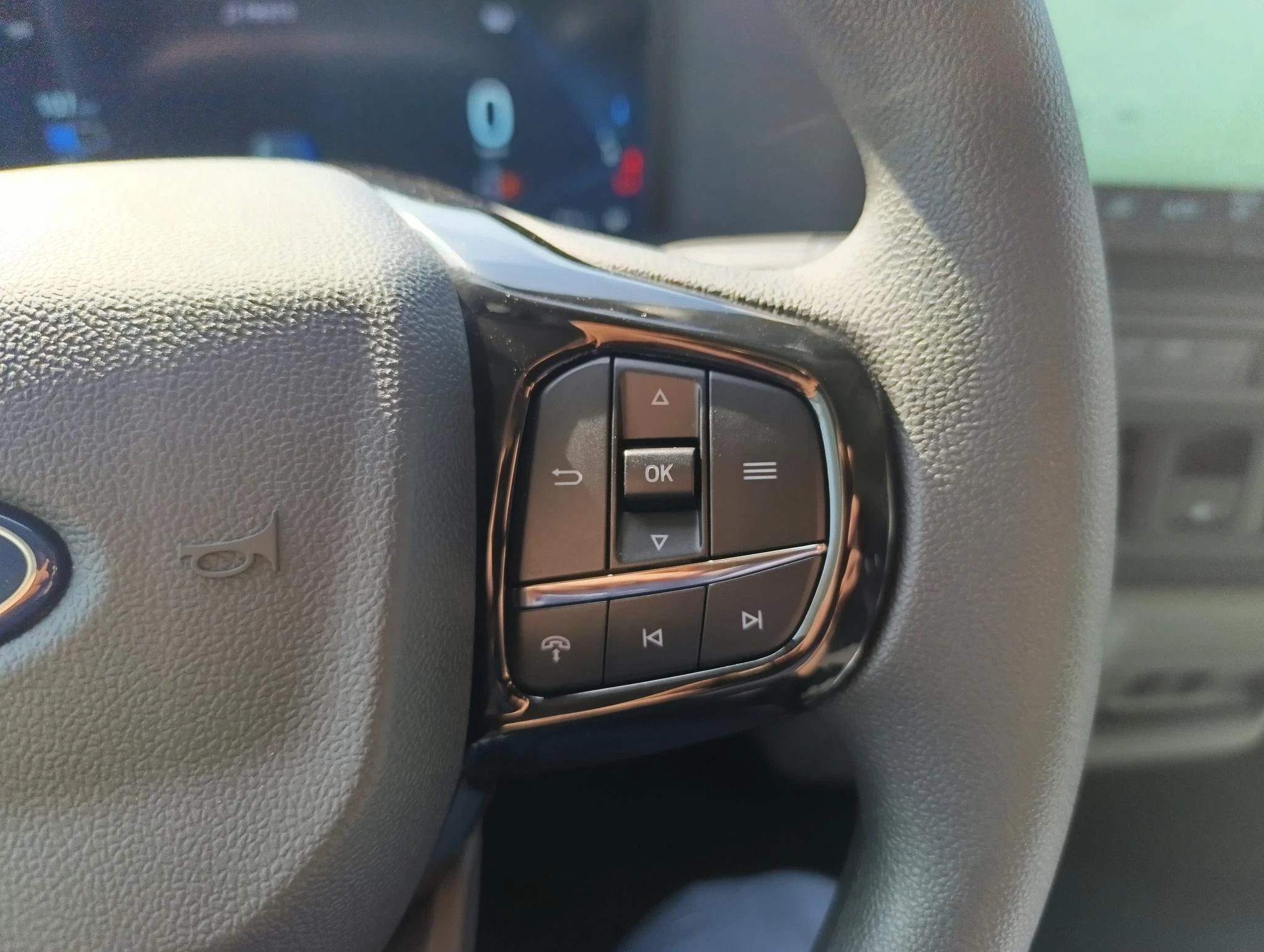 Ford-E-Transit-image-17