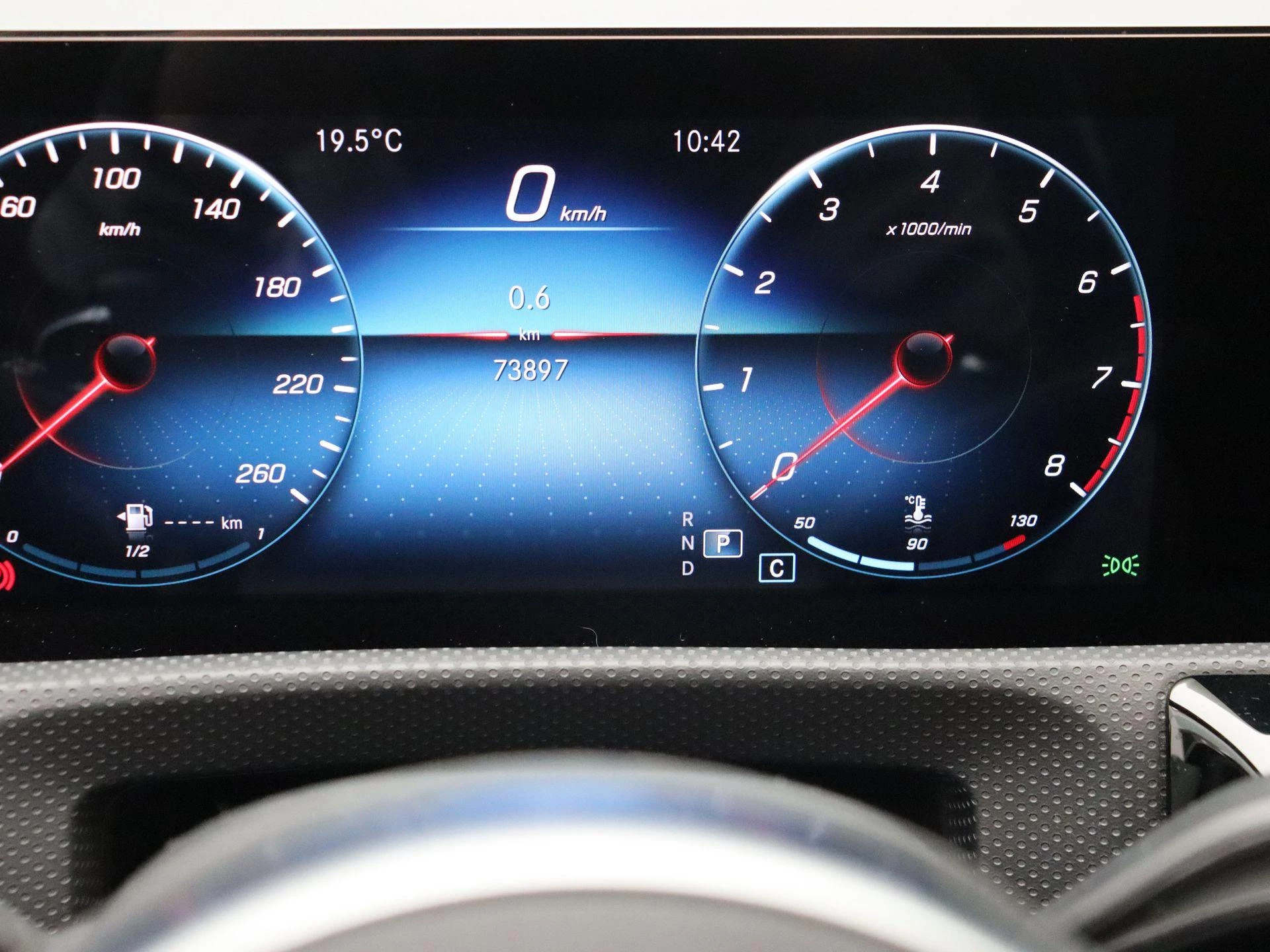 Mercedes-Benz CLA 200 AMG Line Coupé + PANORAMISCH DAK + MULTIBEAM LED +