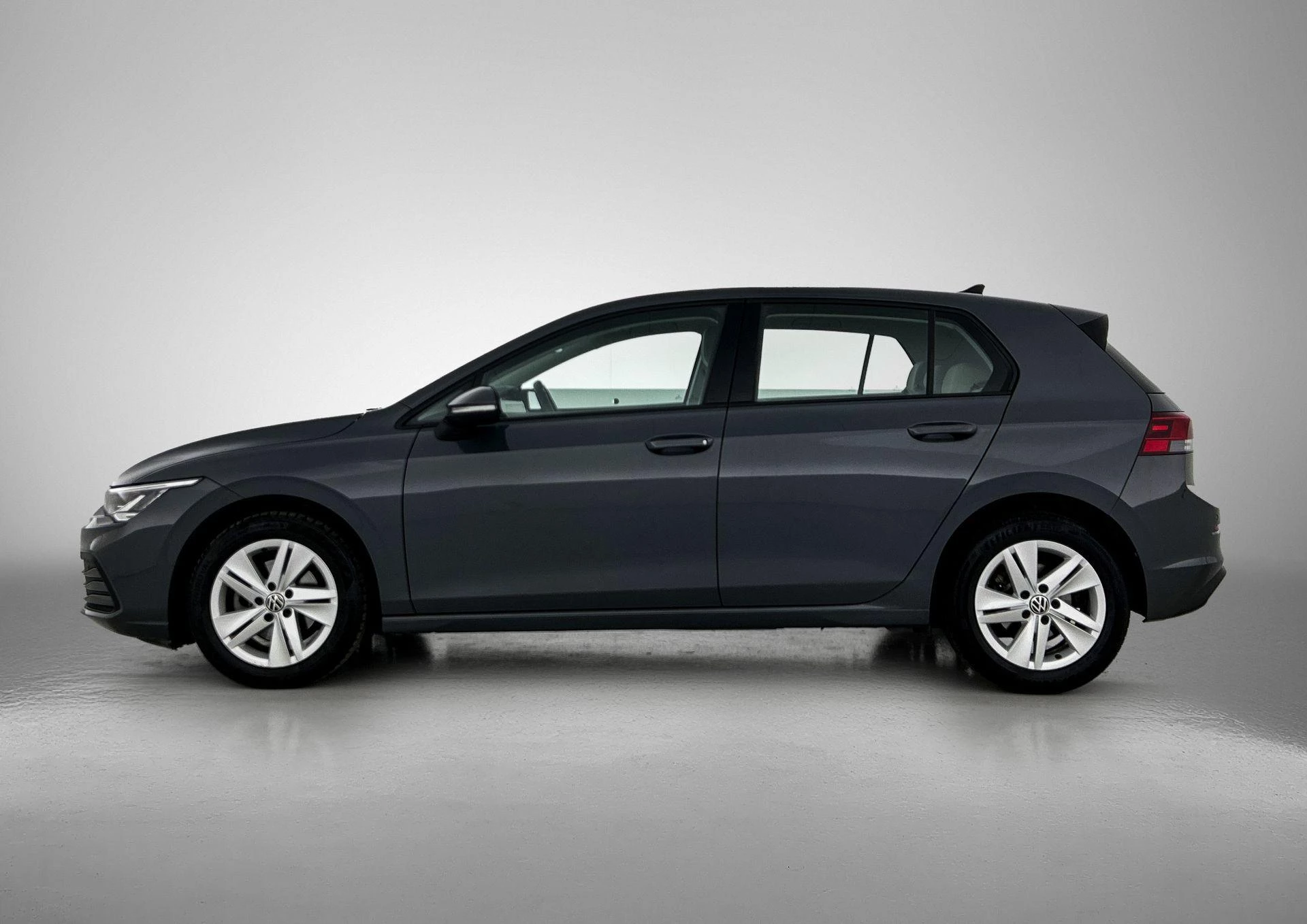 Volkswagen-Golf-image-2