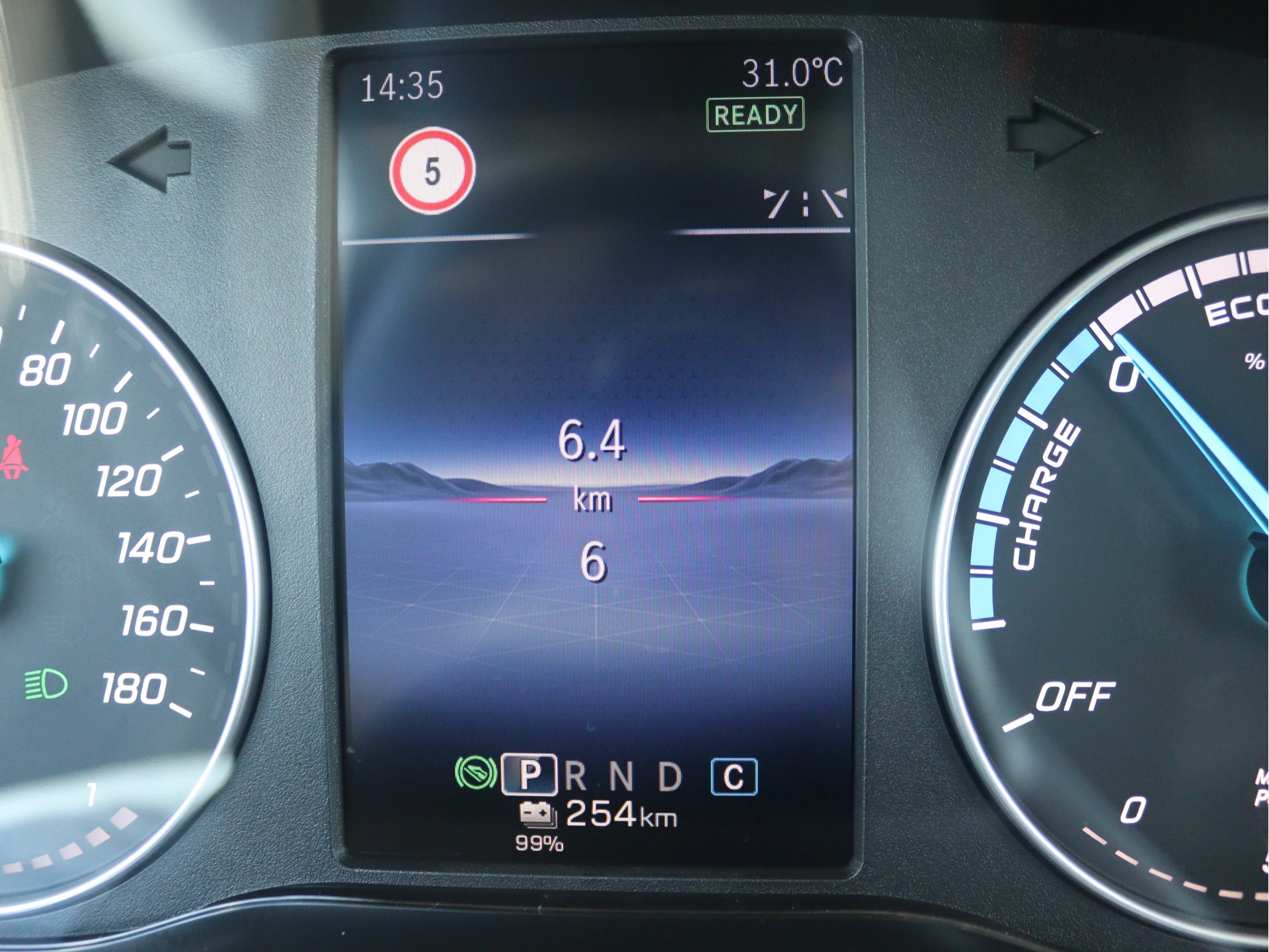 Mercedes-Benz-eCitan-image-7