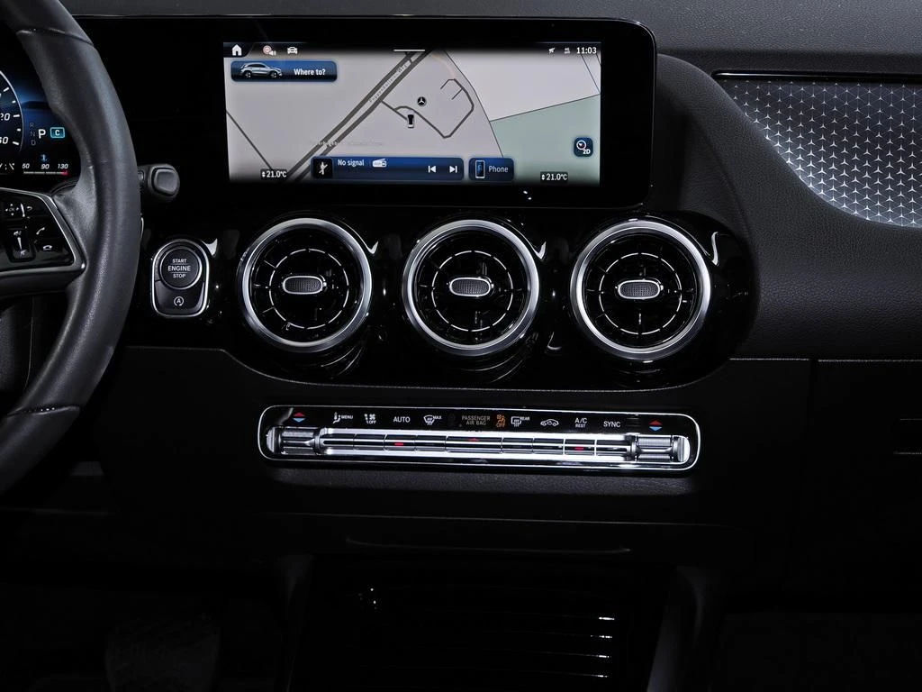 Mercedes-Benz-GLA 200 d-image-10