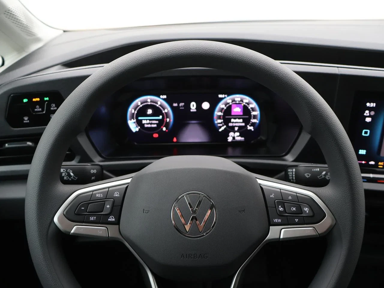 Volkswagen-Caddy-image-9