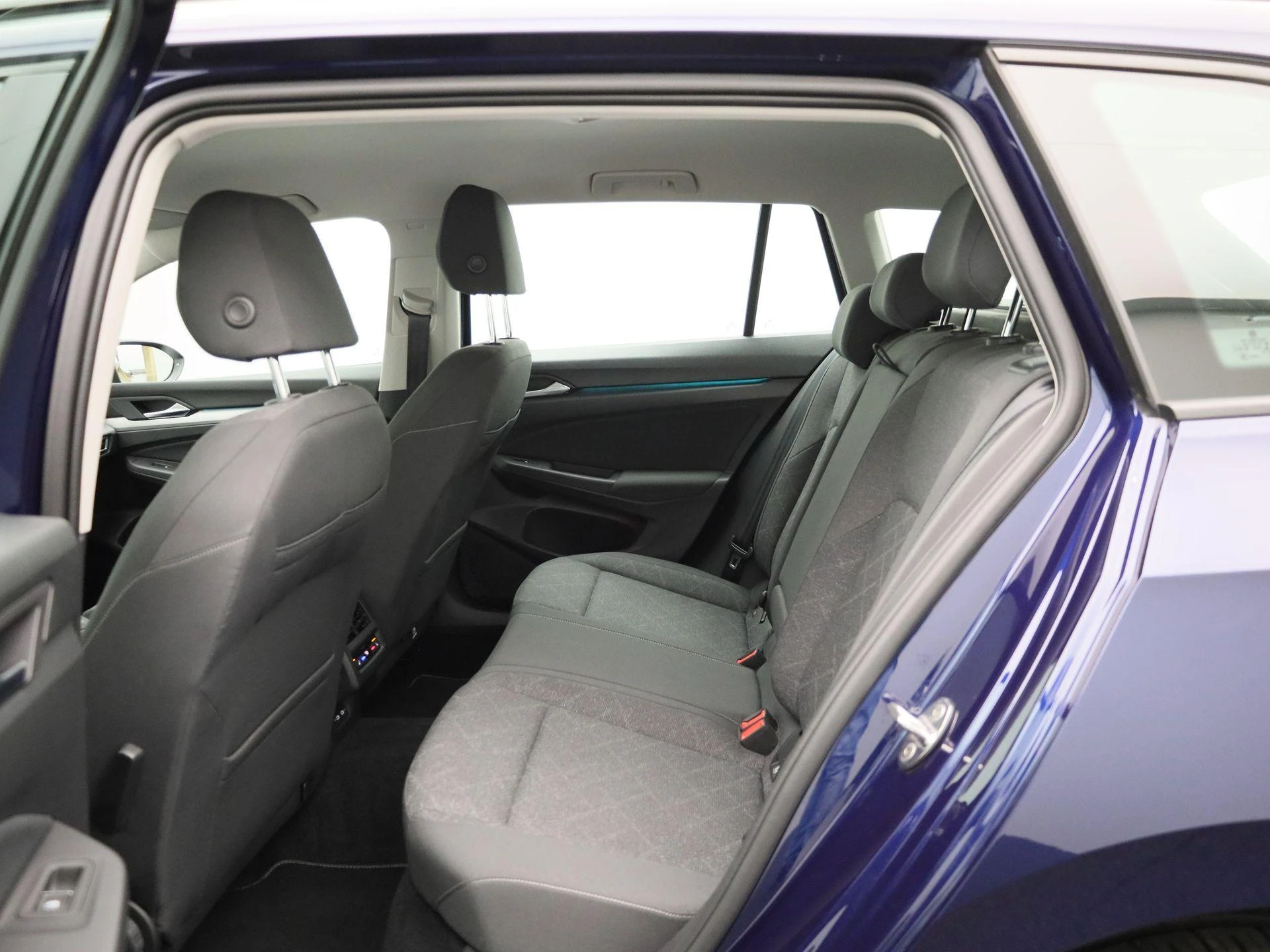 Volkswagen-Golf-image-11
