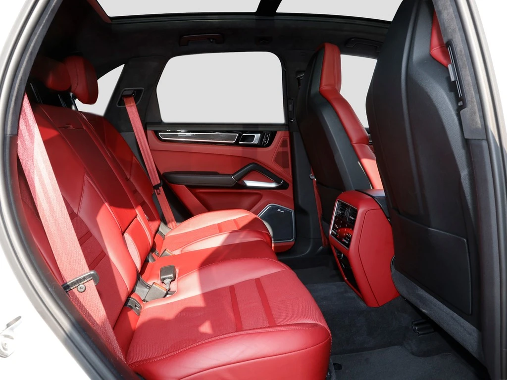 Porsche-Cayenne-image-9