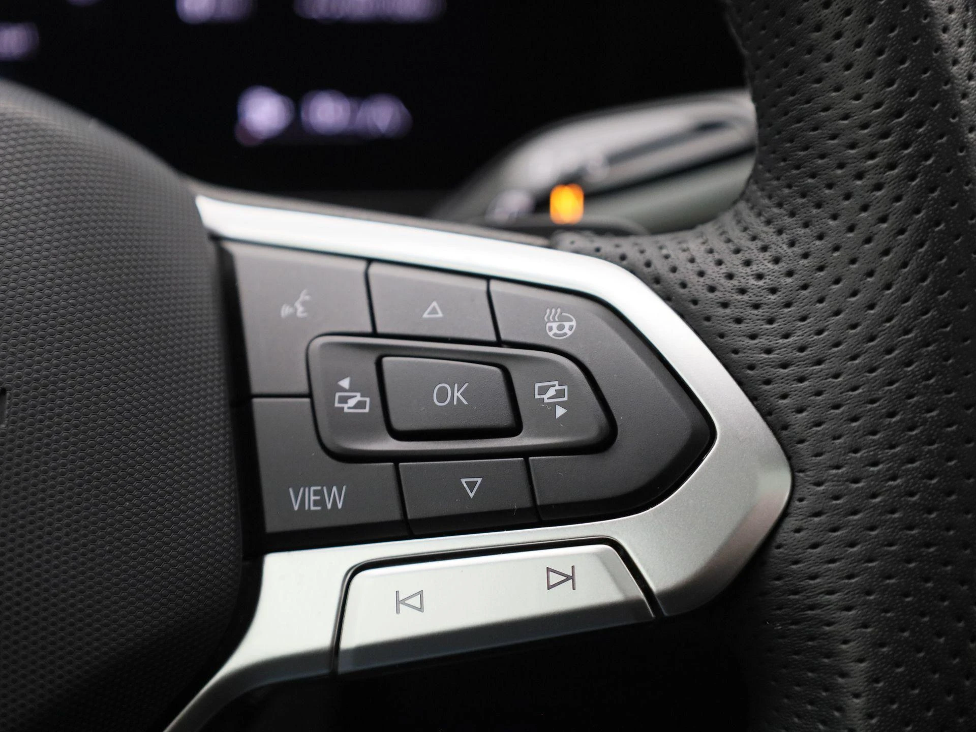 Volkswagen-Tiguan-image-24