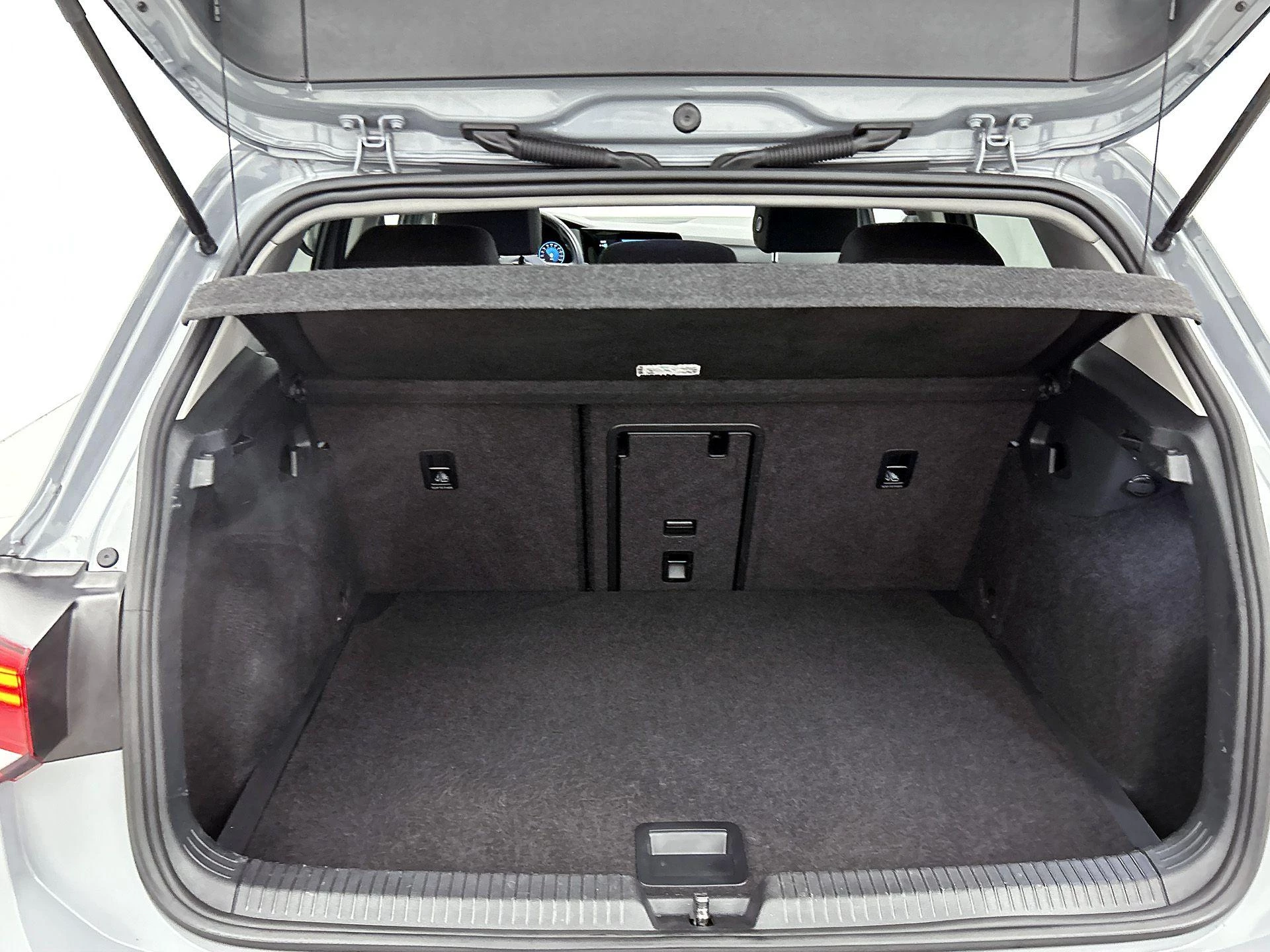 Volkswagen-Golf-image-30