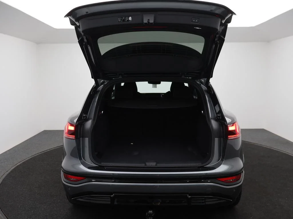Audi Q6 e-tron Audi Q6 SUV Corporate S performance *ENKEL VOORSTEL VOOR PROFFESIONELEN*