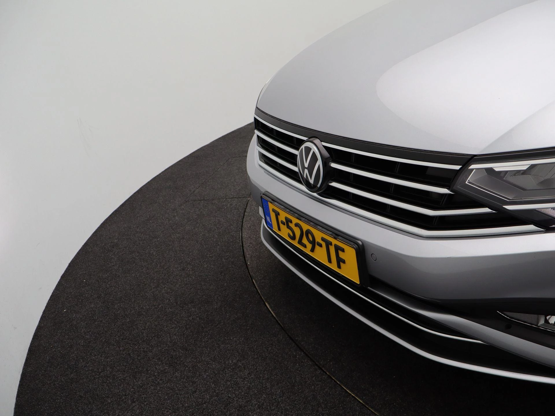 Volkswagen-Passat-image-33