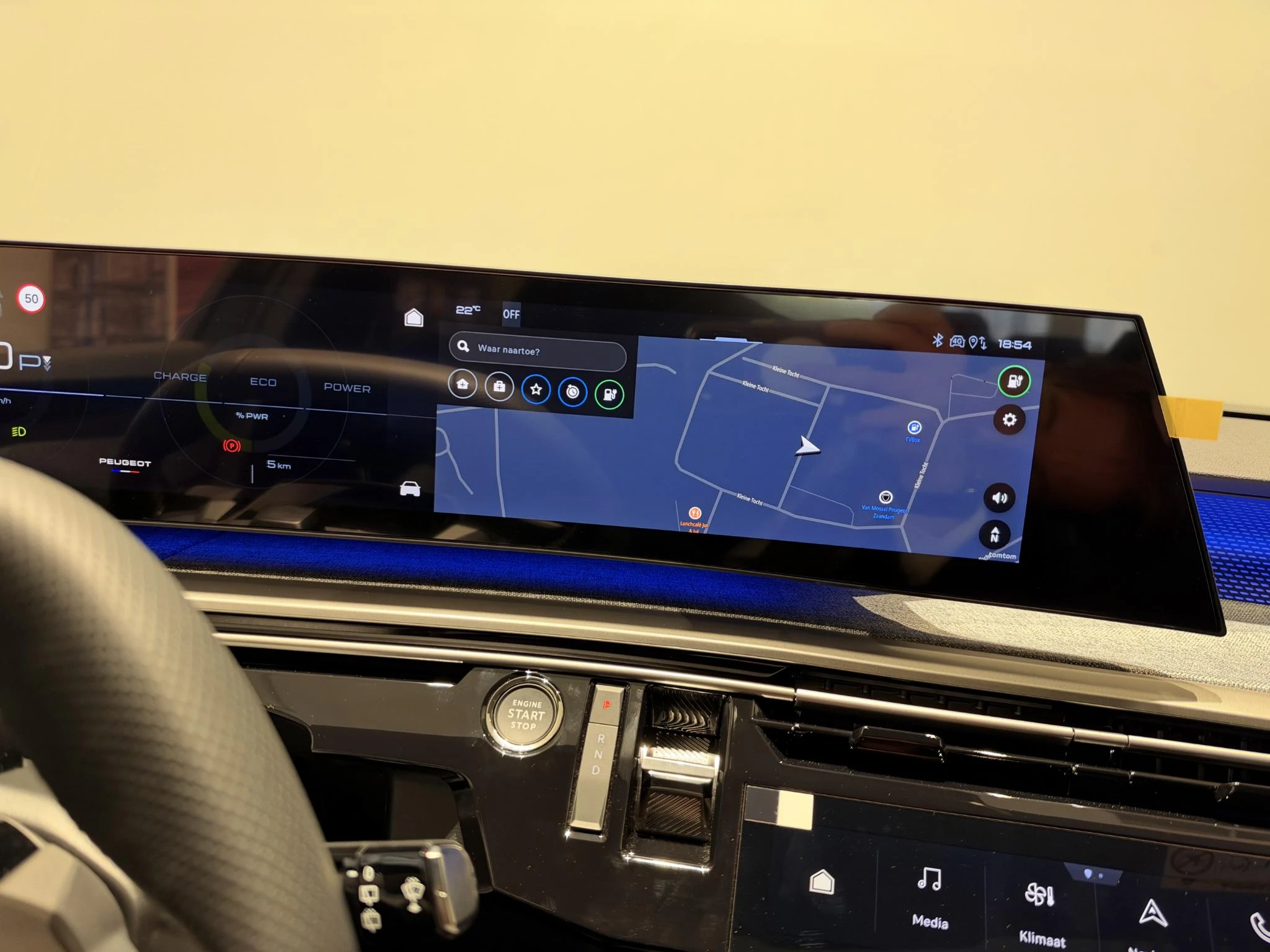 Peugeot-e-5008-image-24