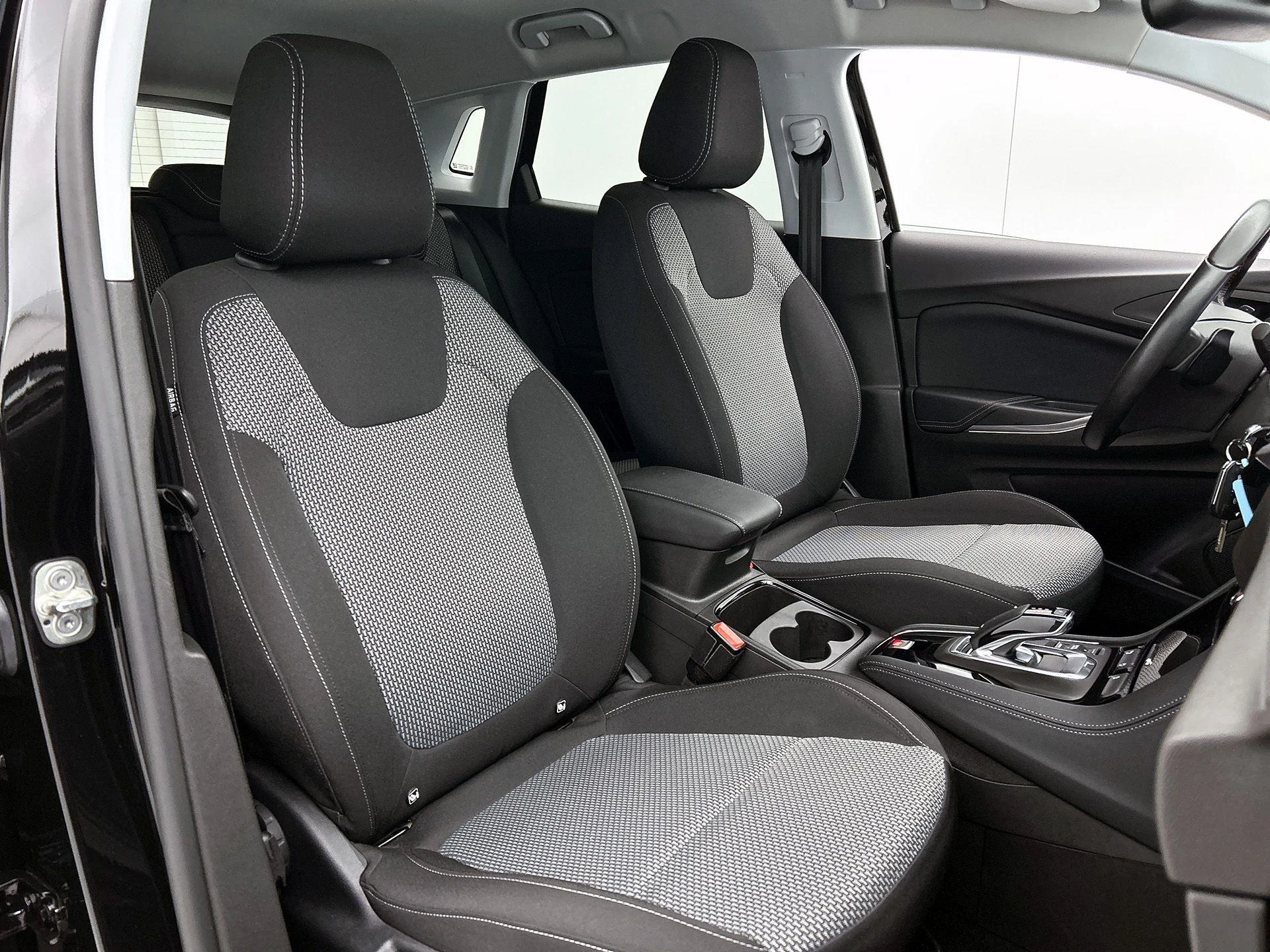 Opel-Grandland-image-39