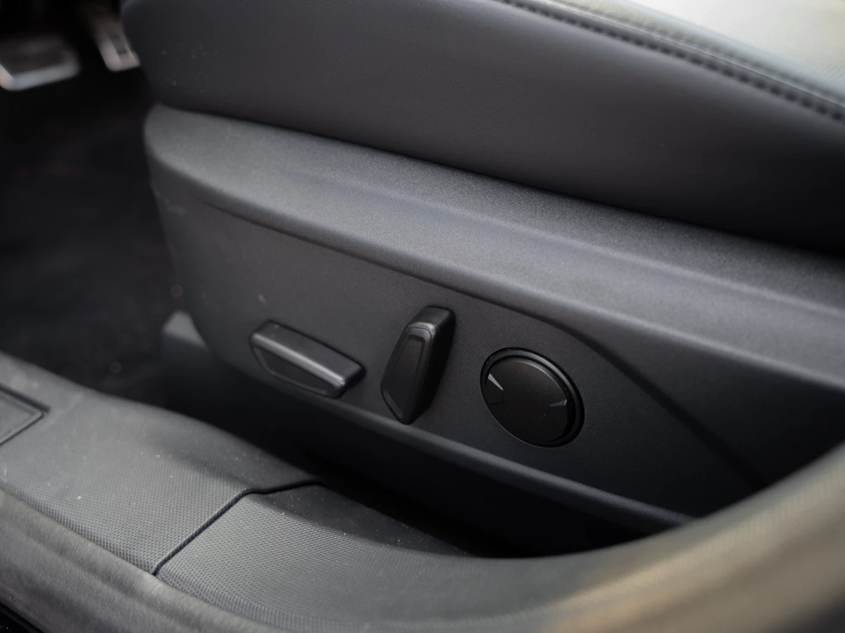 Ford-Mustang Mach-E-image-13