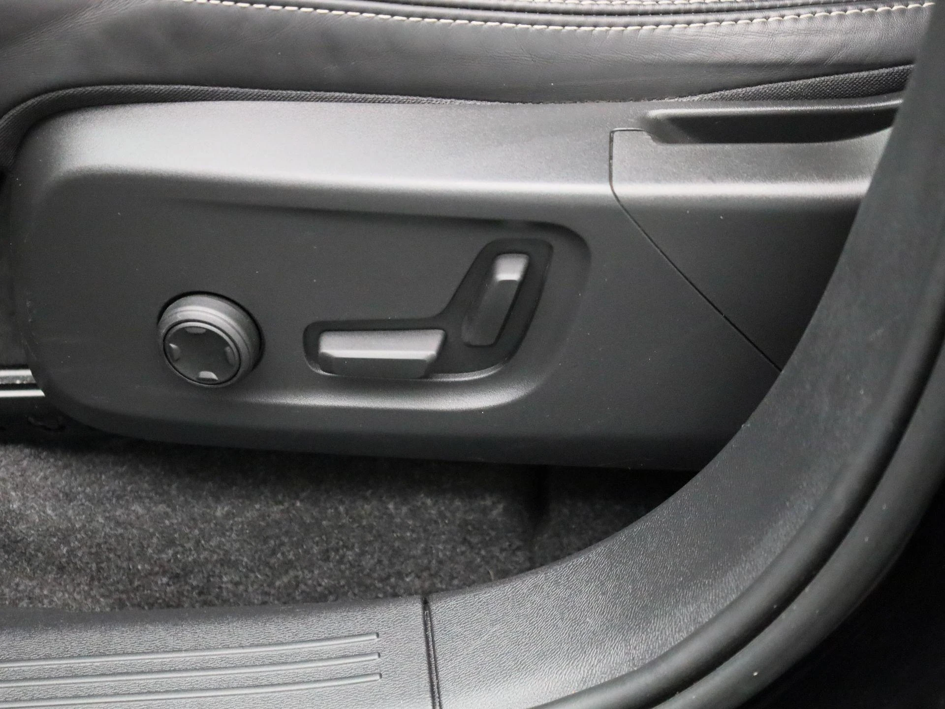 Volvo-XC40-image-34