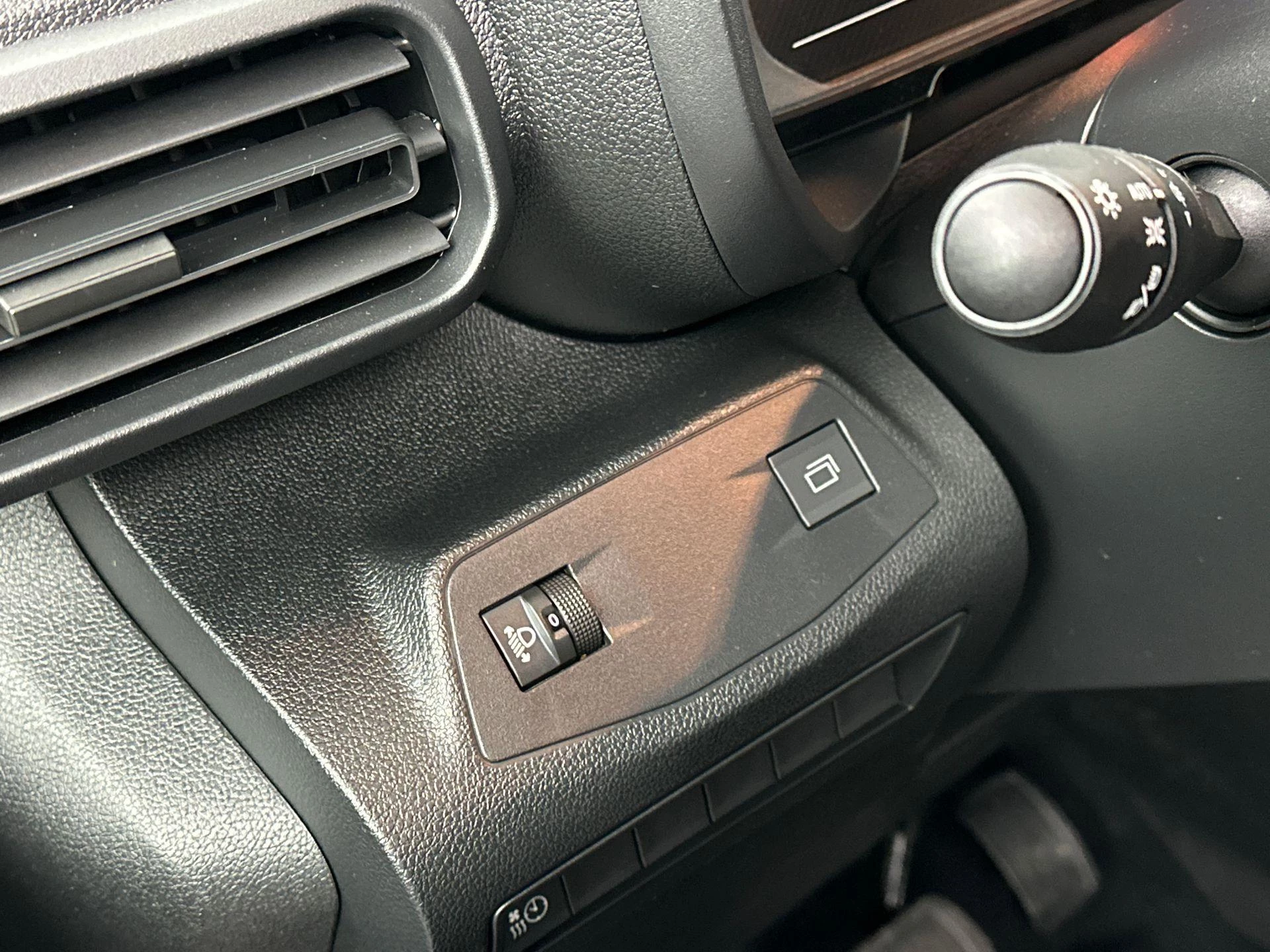 Opel-Combo-e-image-9