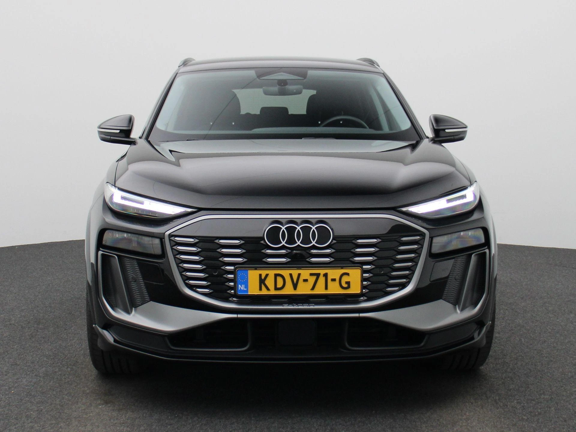 Audi-Q6 e-tron-image-1