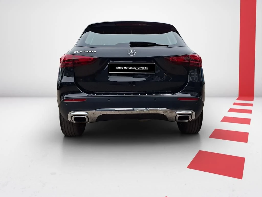 Mercedes-Benz-GLA 200 d-image-8