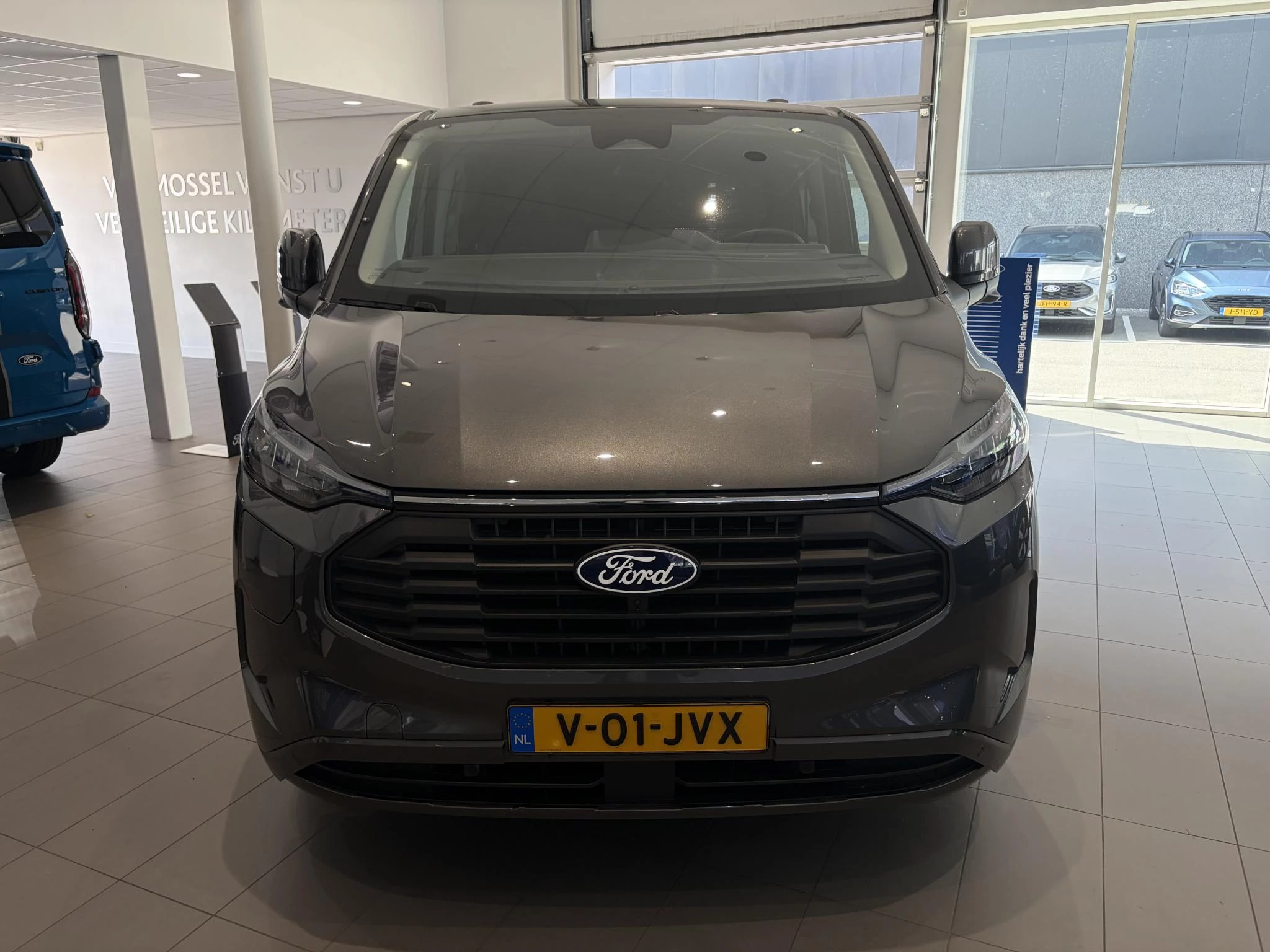 Ford Transit Custom 320 2.5 PHEV L2H1 Limited DC