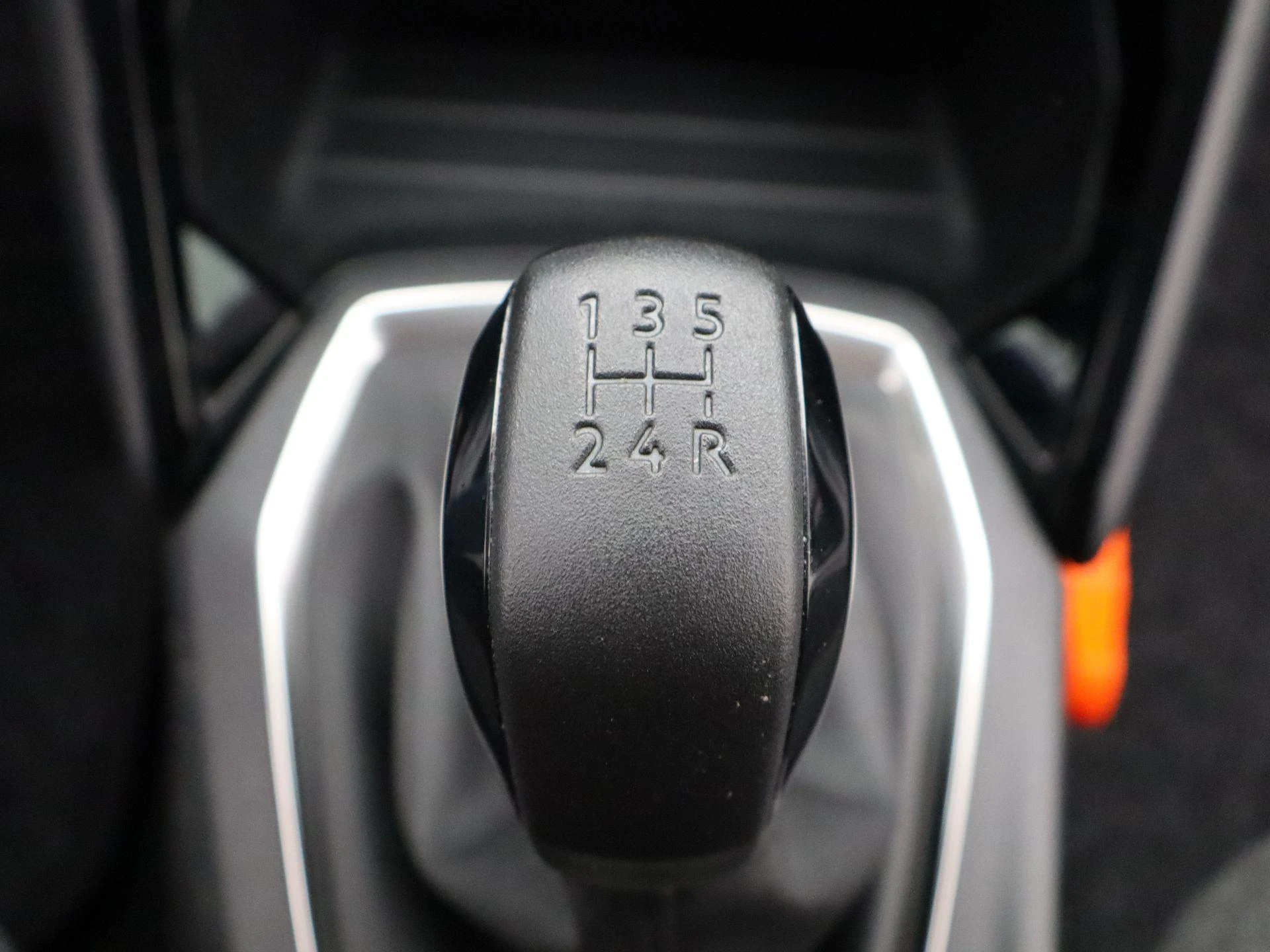 Peugeot-208-image-16