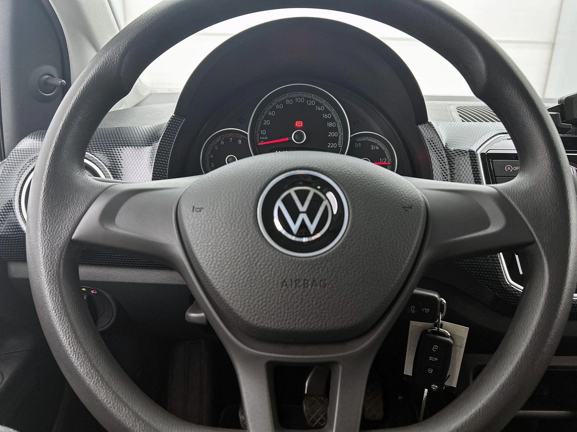 Volkswagen-up!-image-21