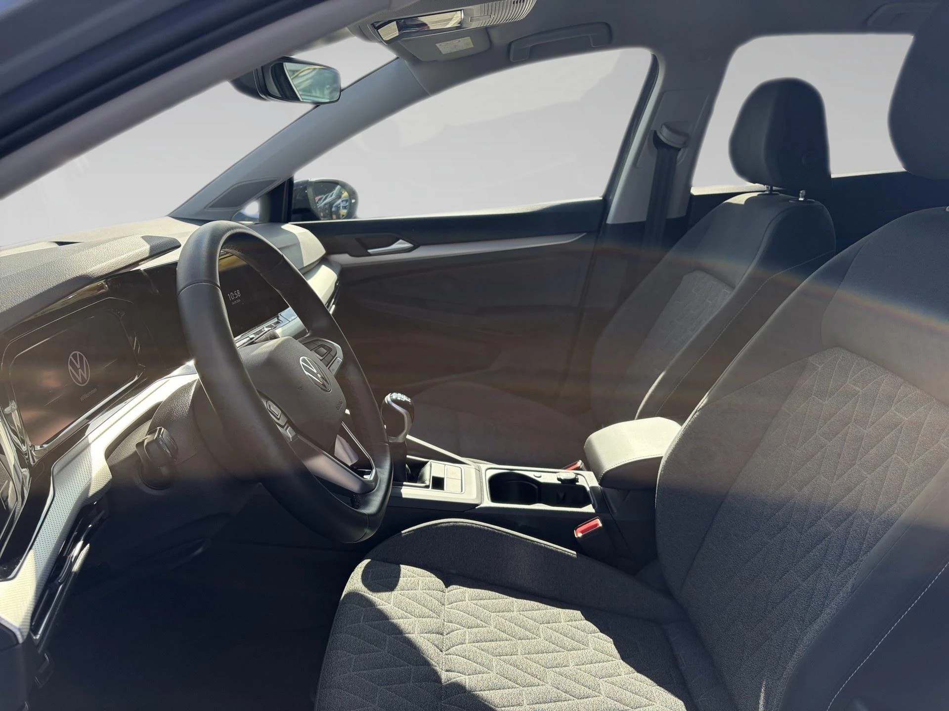 Volkswagen-Golf-image-6