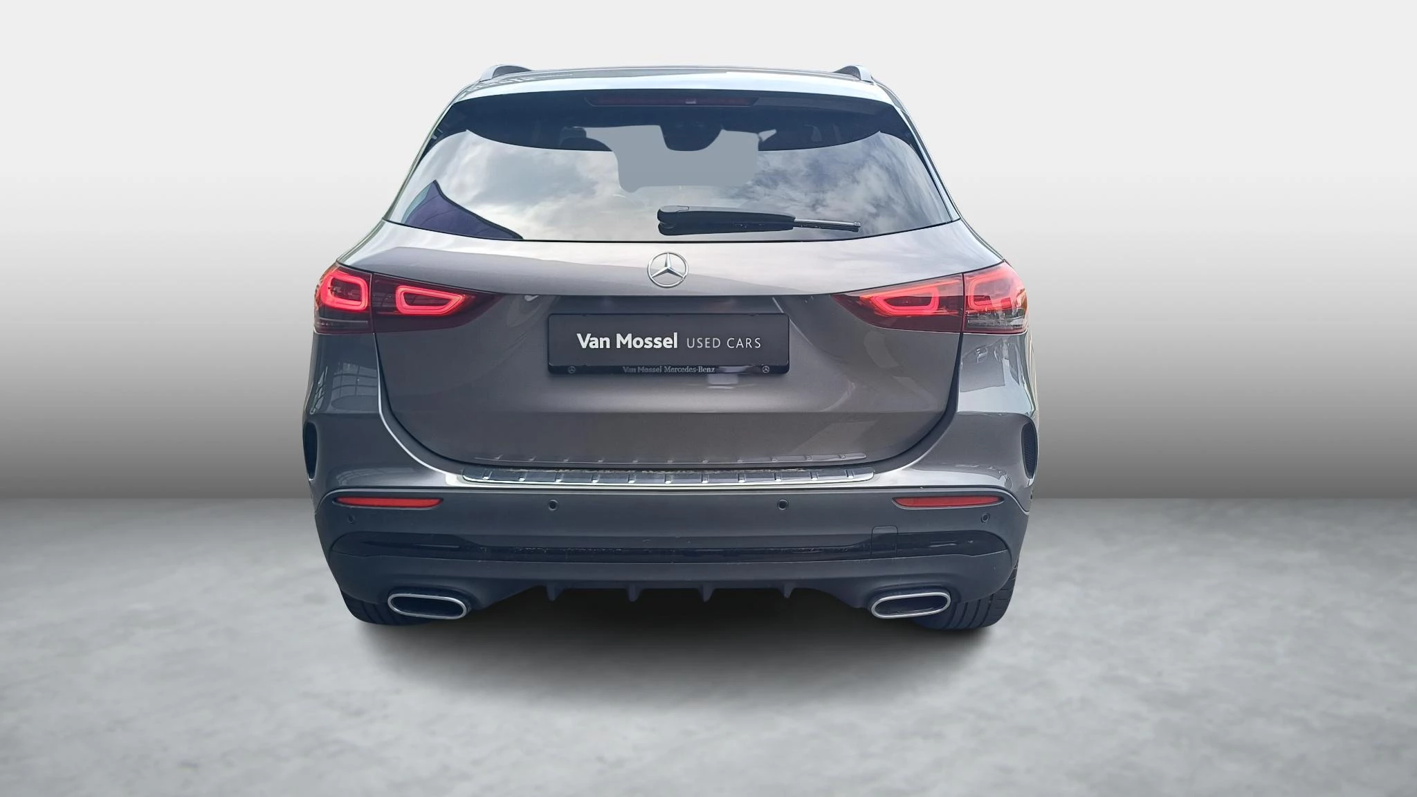 Mercedes-Benz GLA 250 e AMG Line + LEDER + PANO + MULTIBEAM + HEAD UP + CARPLAY +