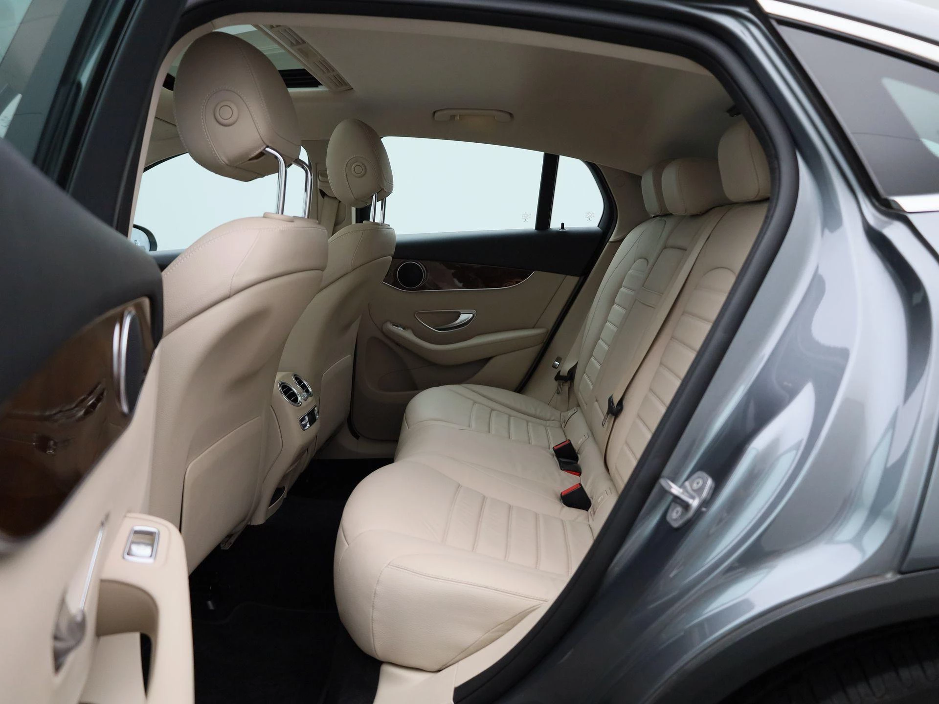 Mercedes-Benz-GLC-image-11