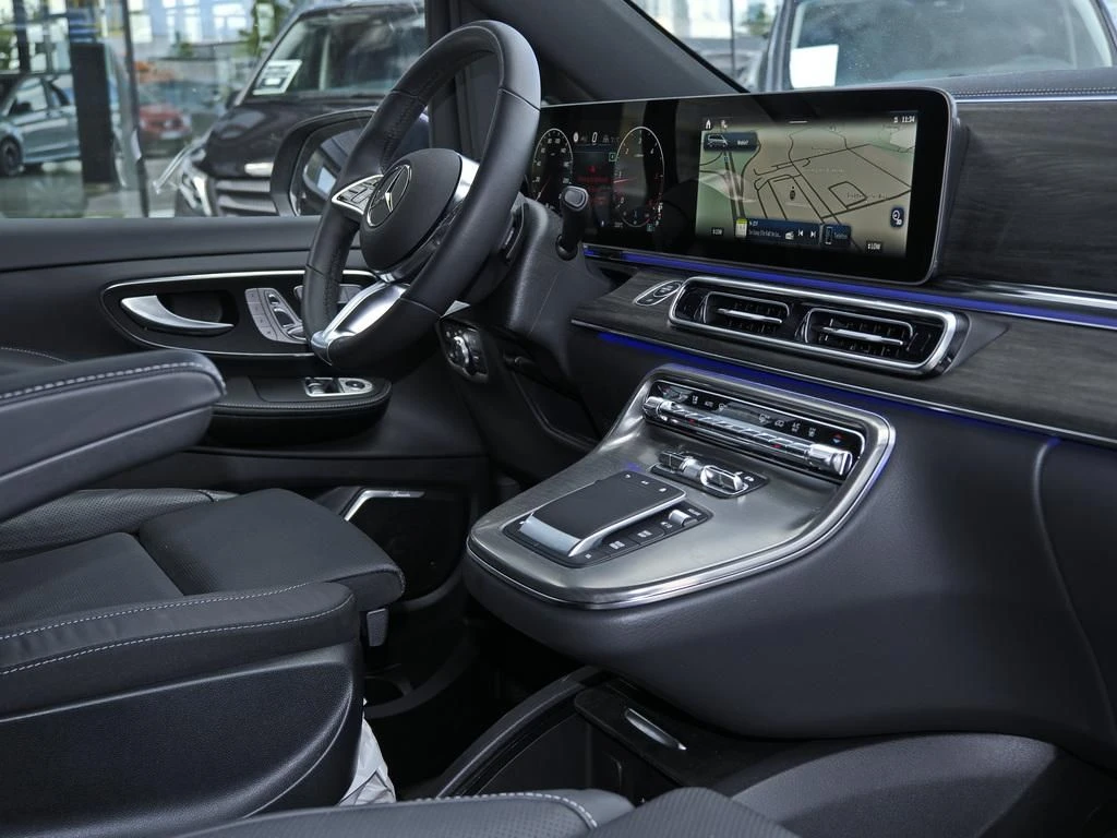 Mercedes-Benz-V-Klasse 300-image-8