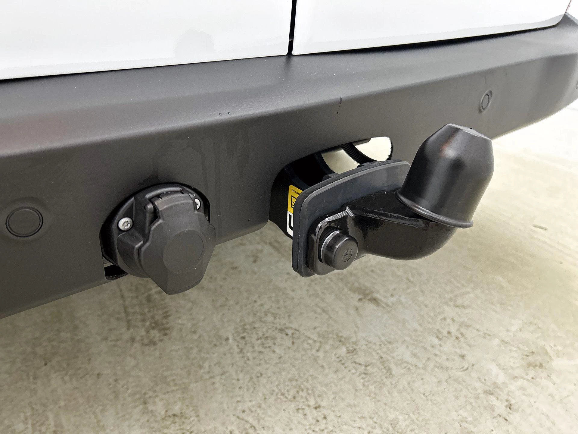 Volkswagen-e-Transporter-image-8