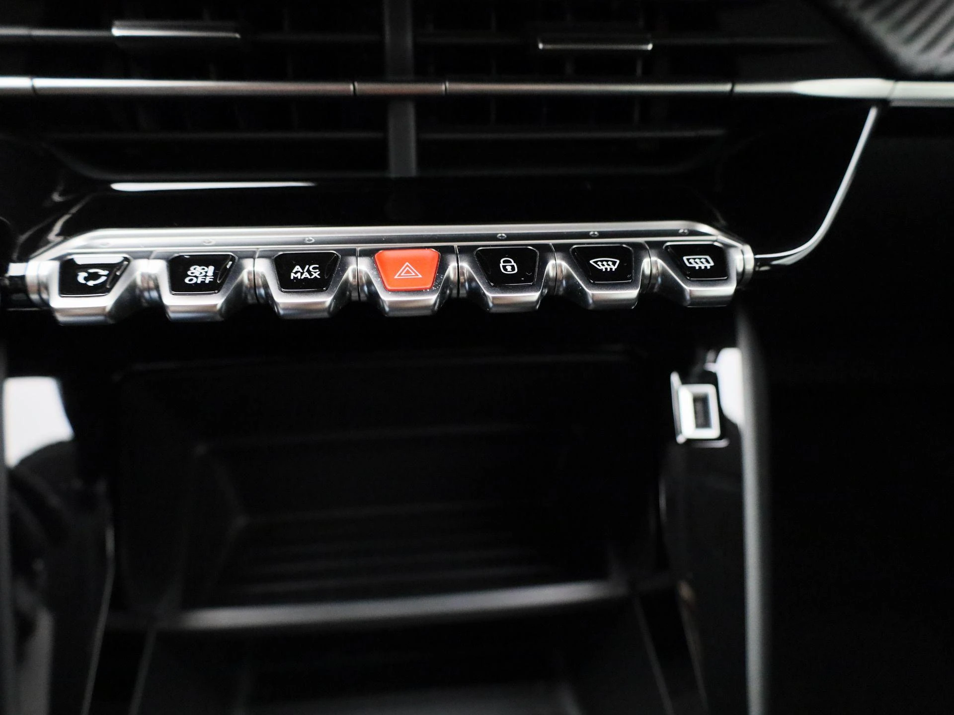 Peugeot-208-image-19