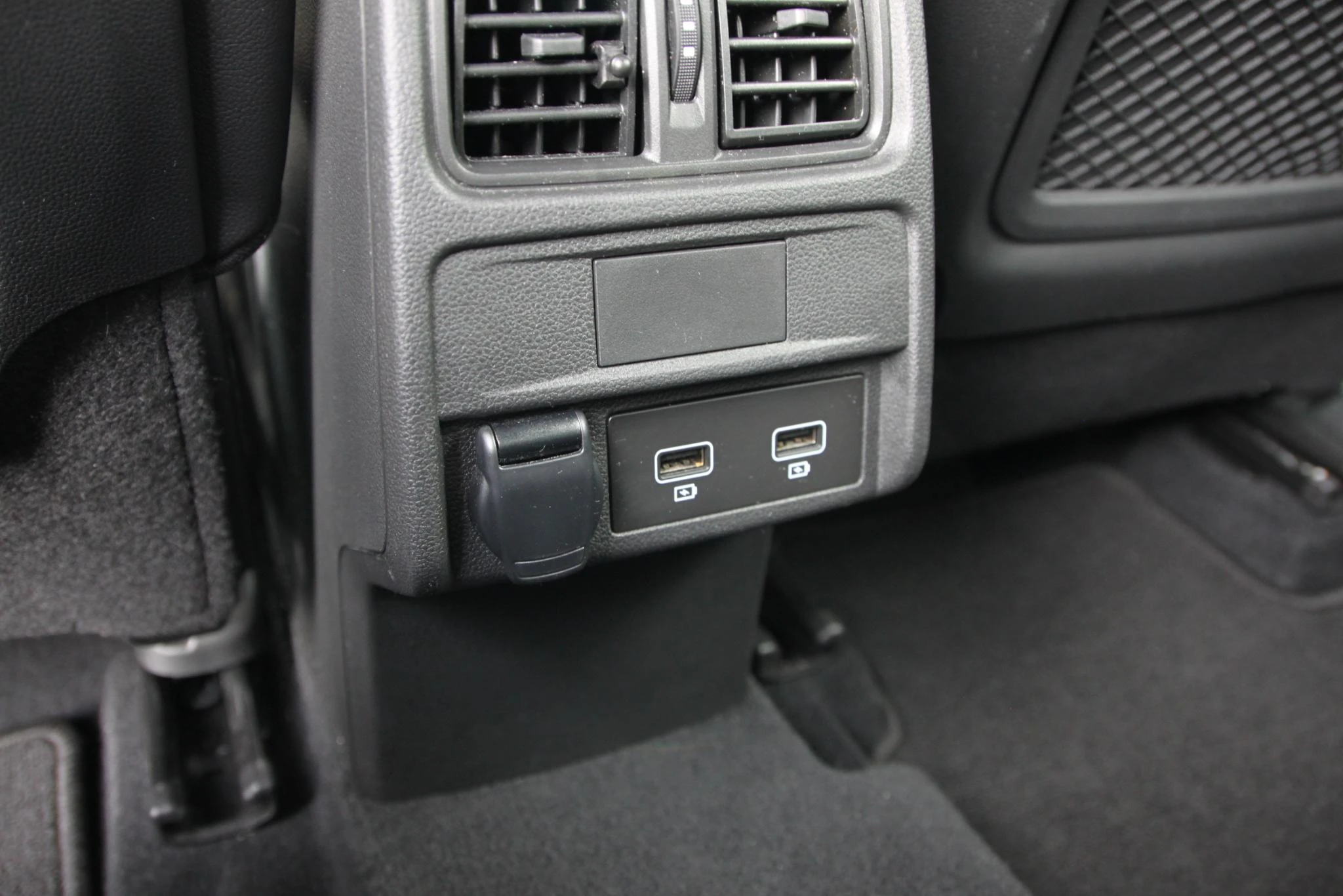 Renault-Arkana-image-36