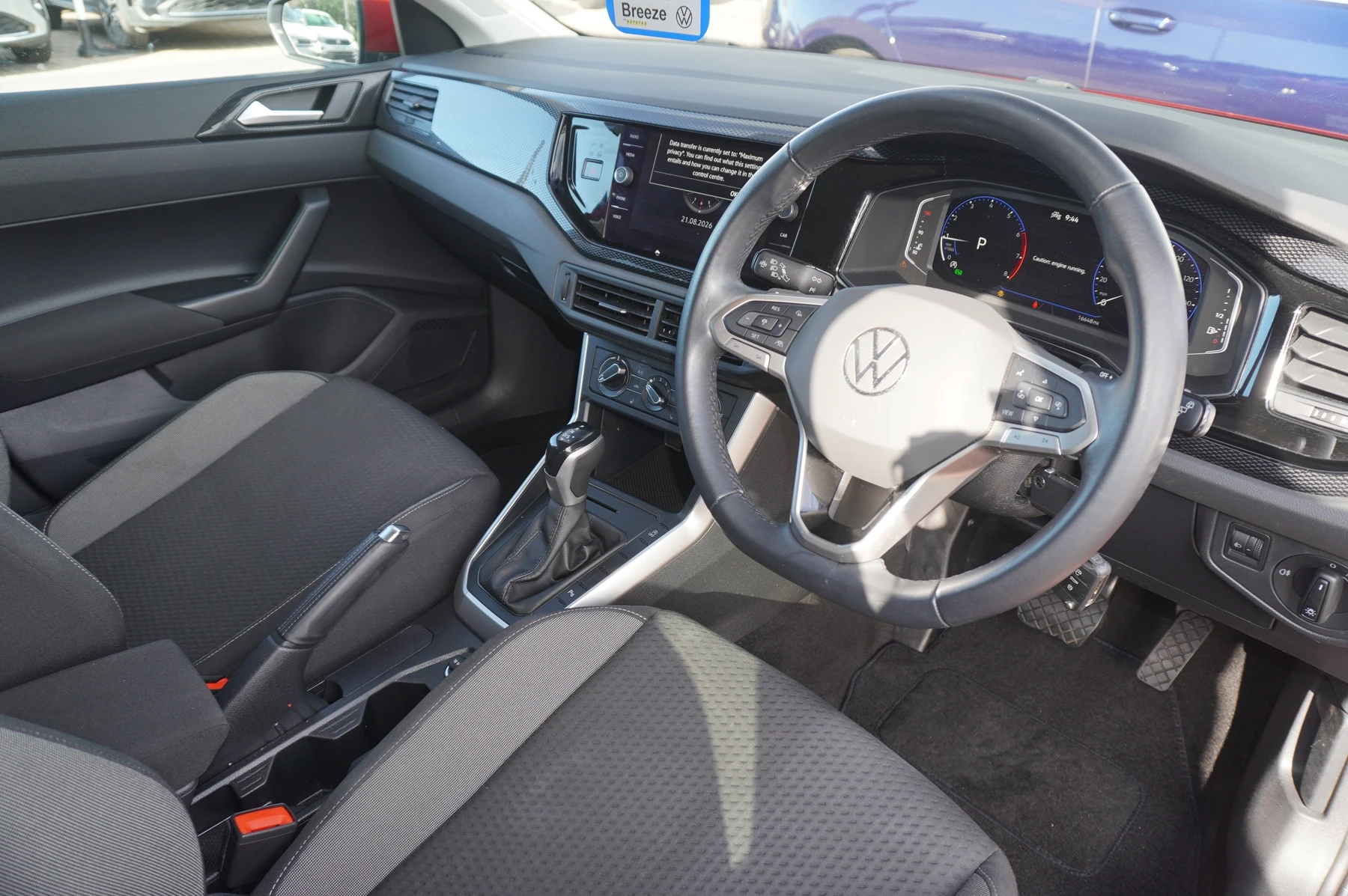 Volkswagen-Polo-image-5