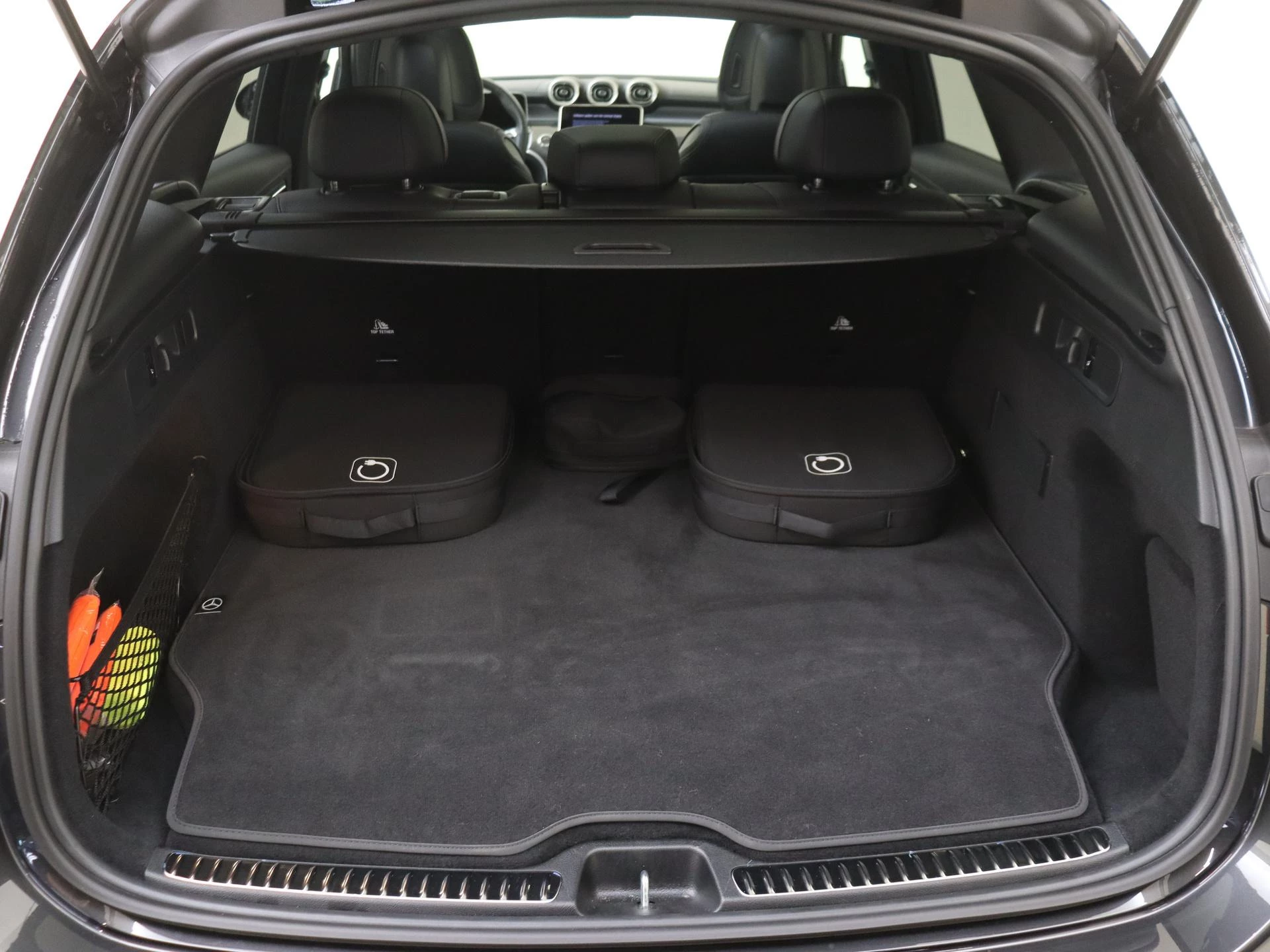 Mercedes-Benz-GLC-image-35