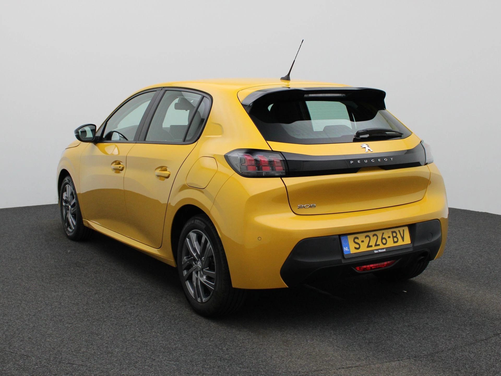 Peugeot-208-image-2