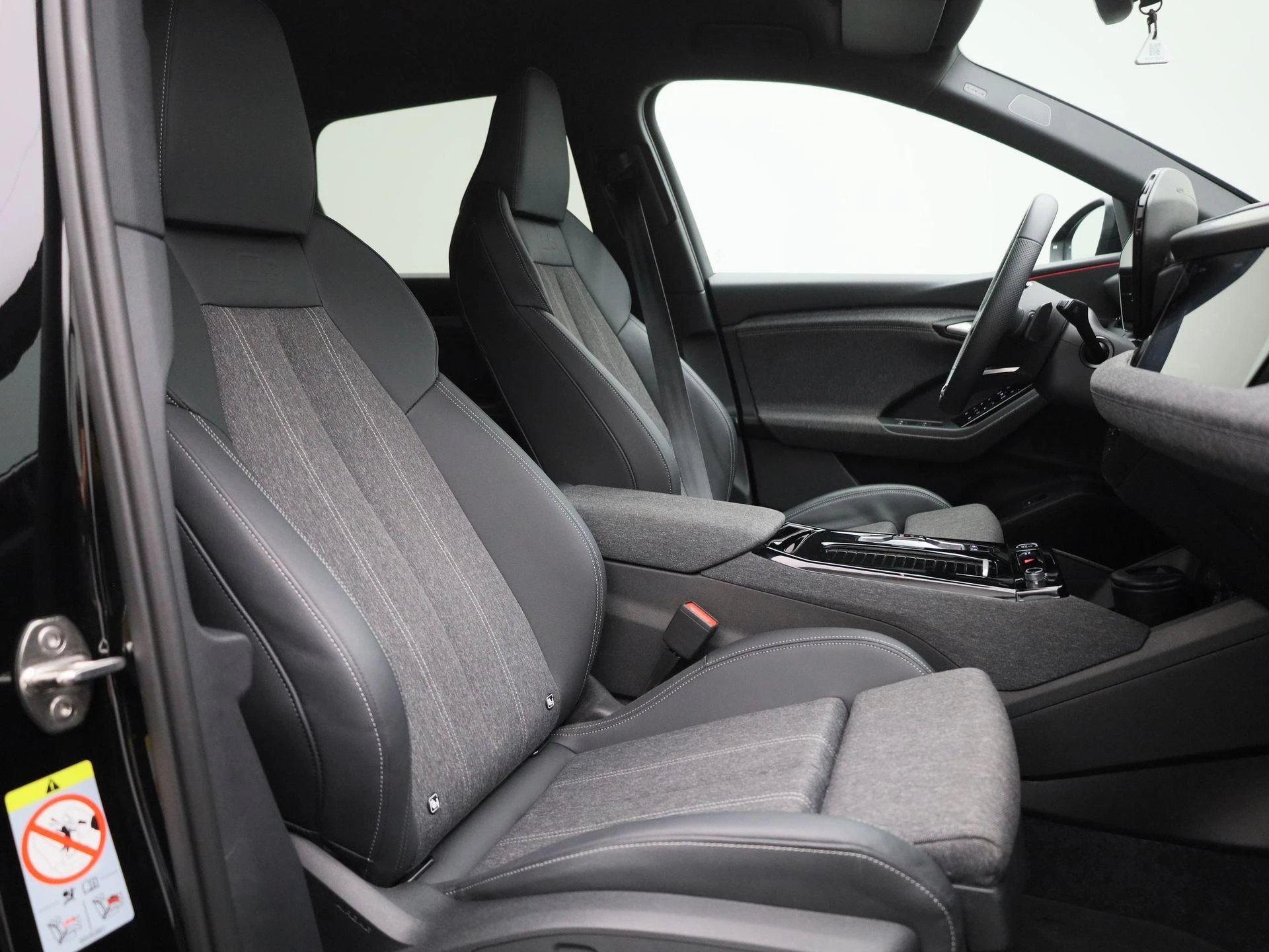 Audi-Q6 e-tron-image-44
