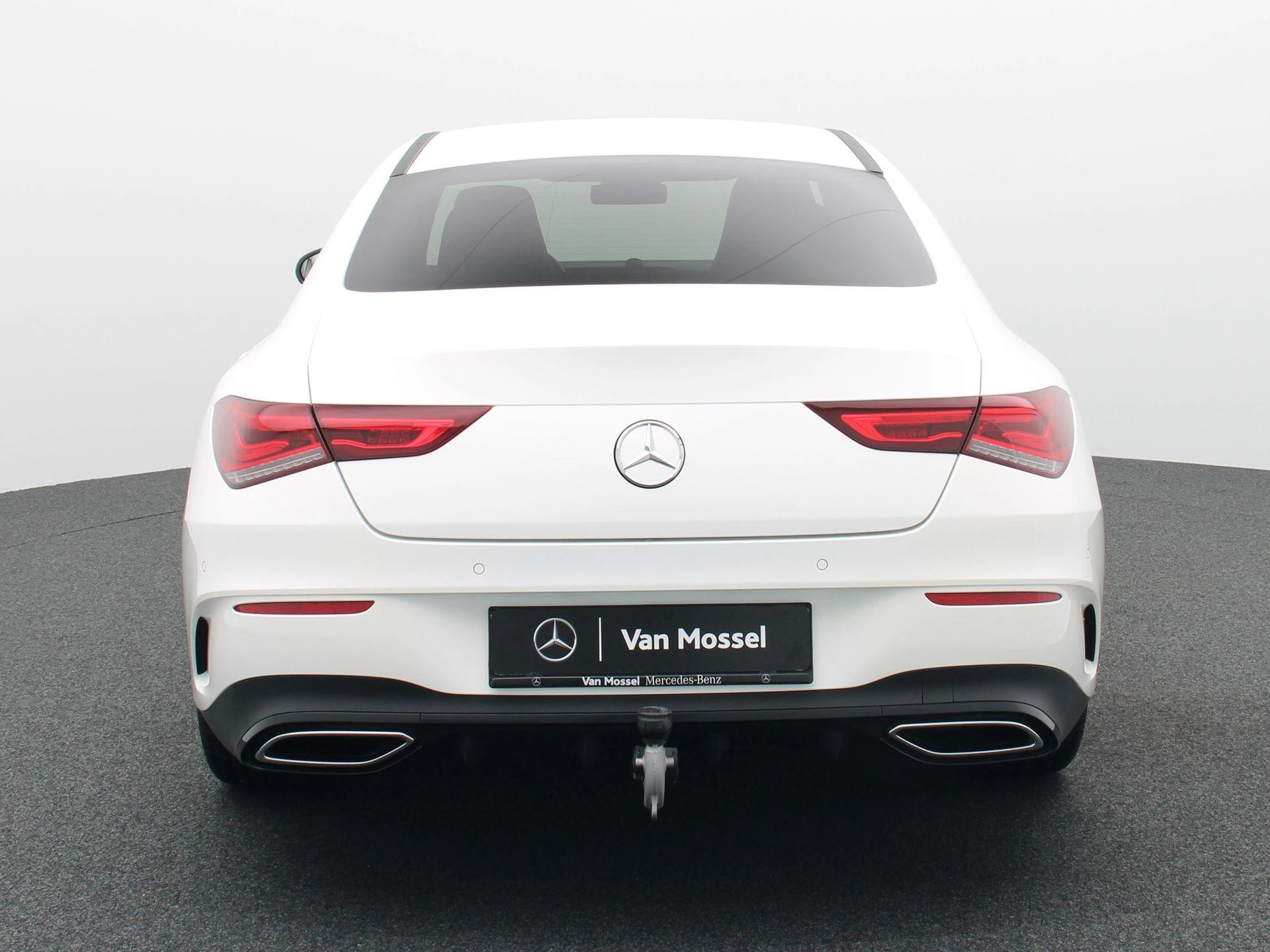 Mercedes-Benz-CLA-image-4