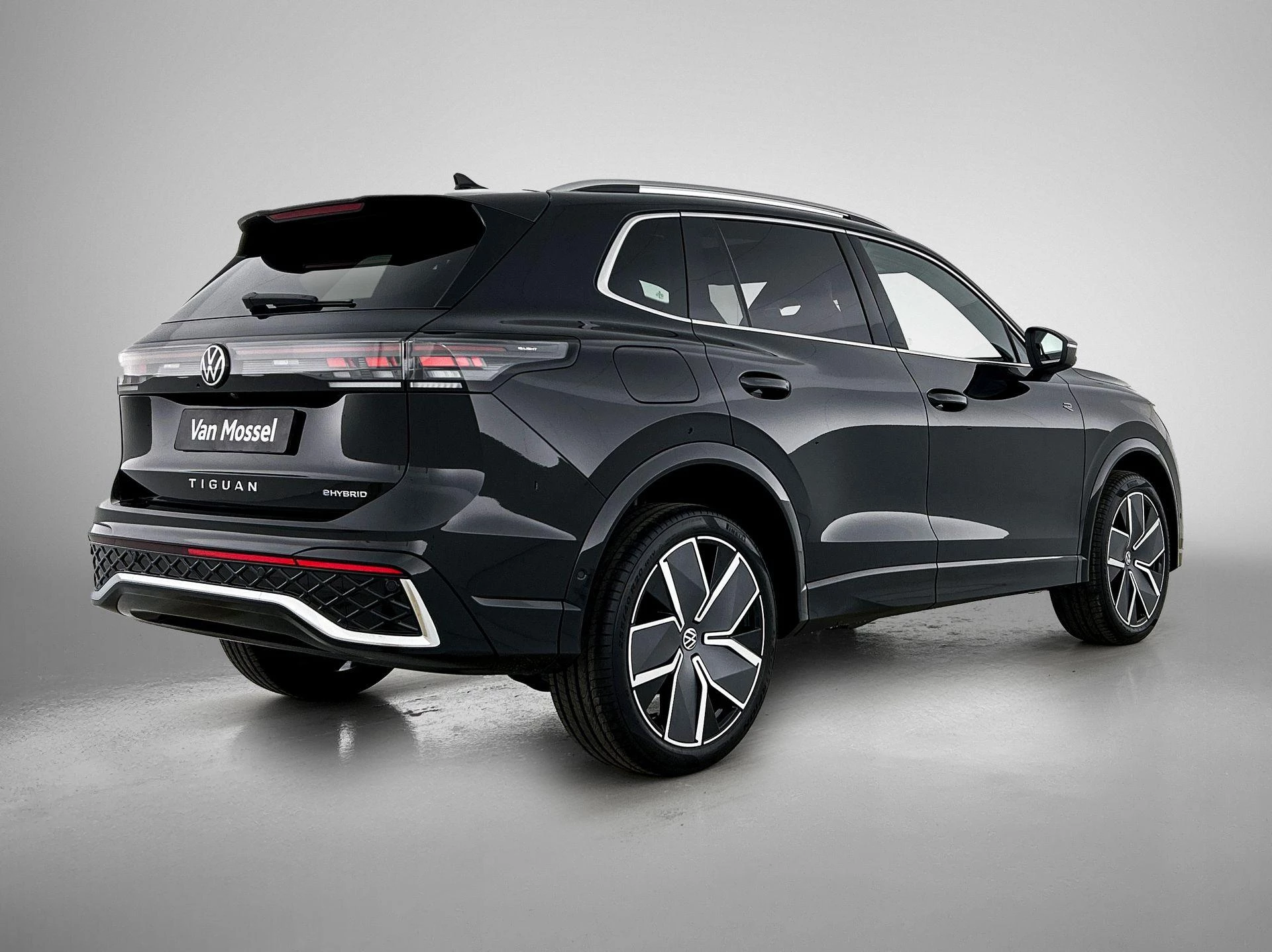 Volkswagen-Tiguan-image-3