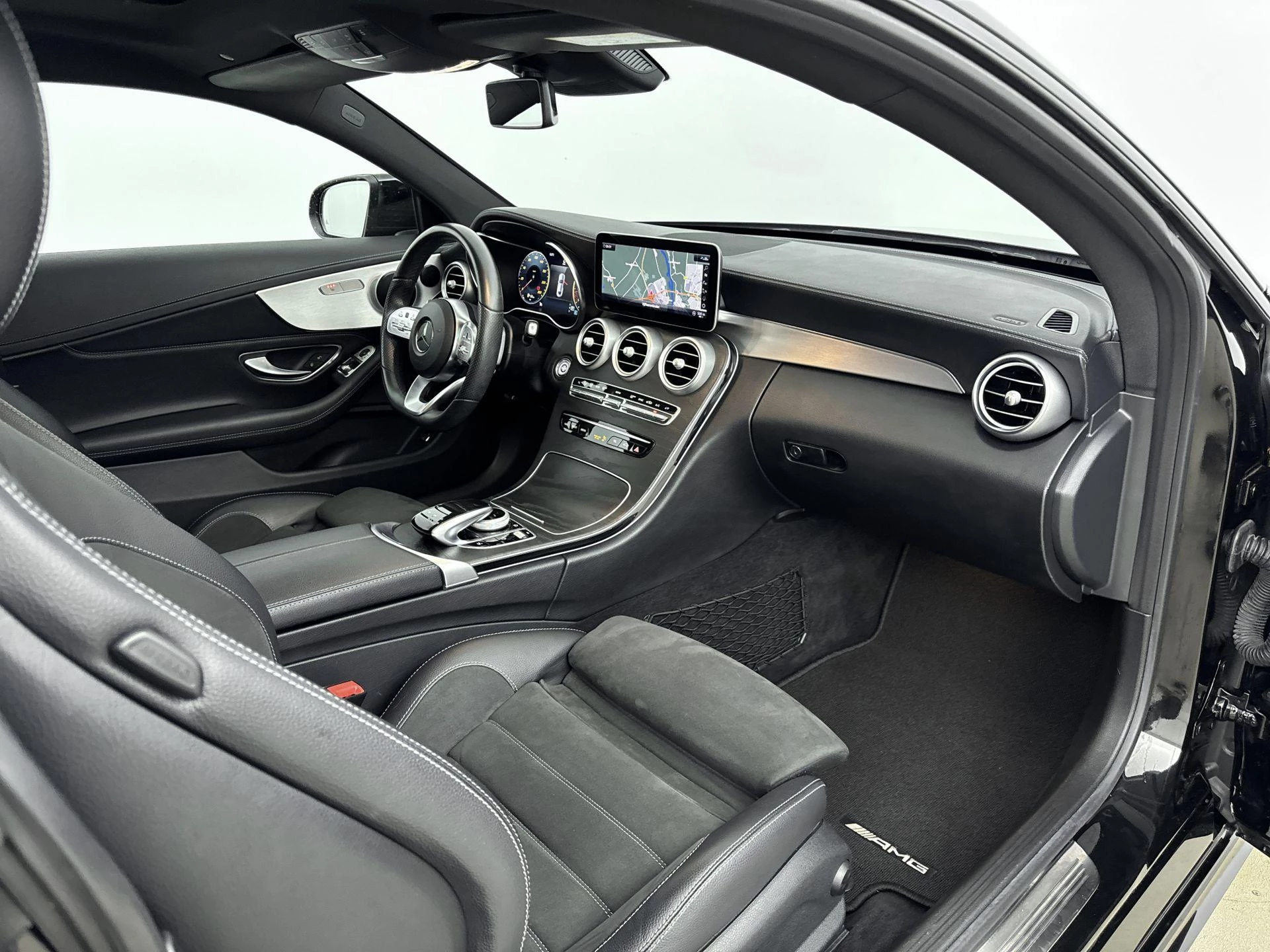 Mercedes-Benz-C-Klasse-image-7