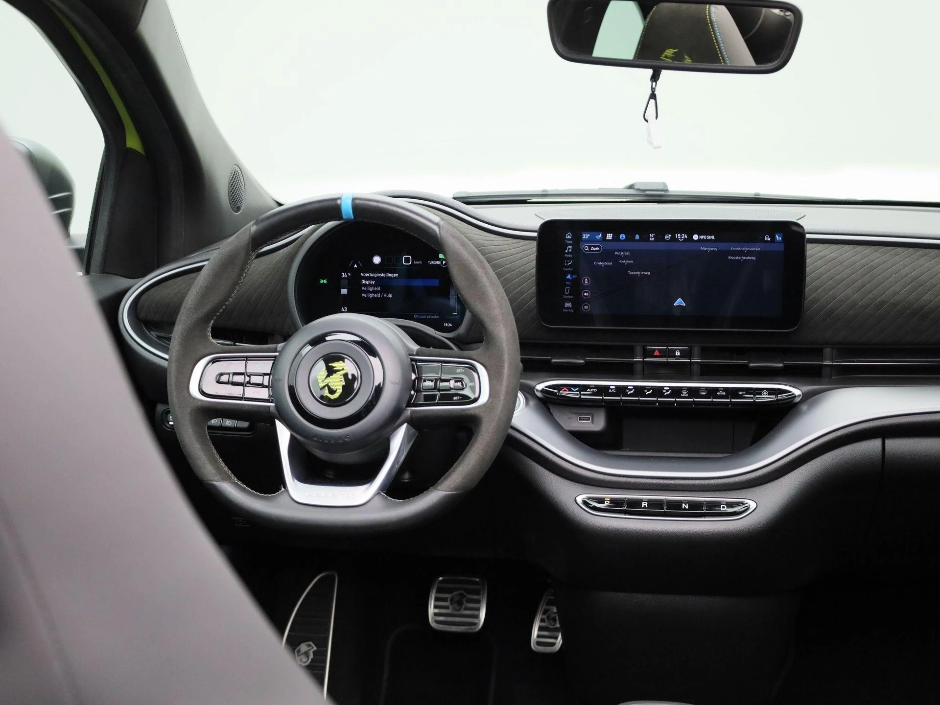 Fiat 500C Abarth Scorpionissima 42 kWh