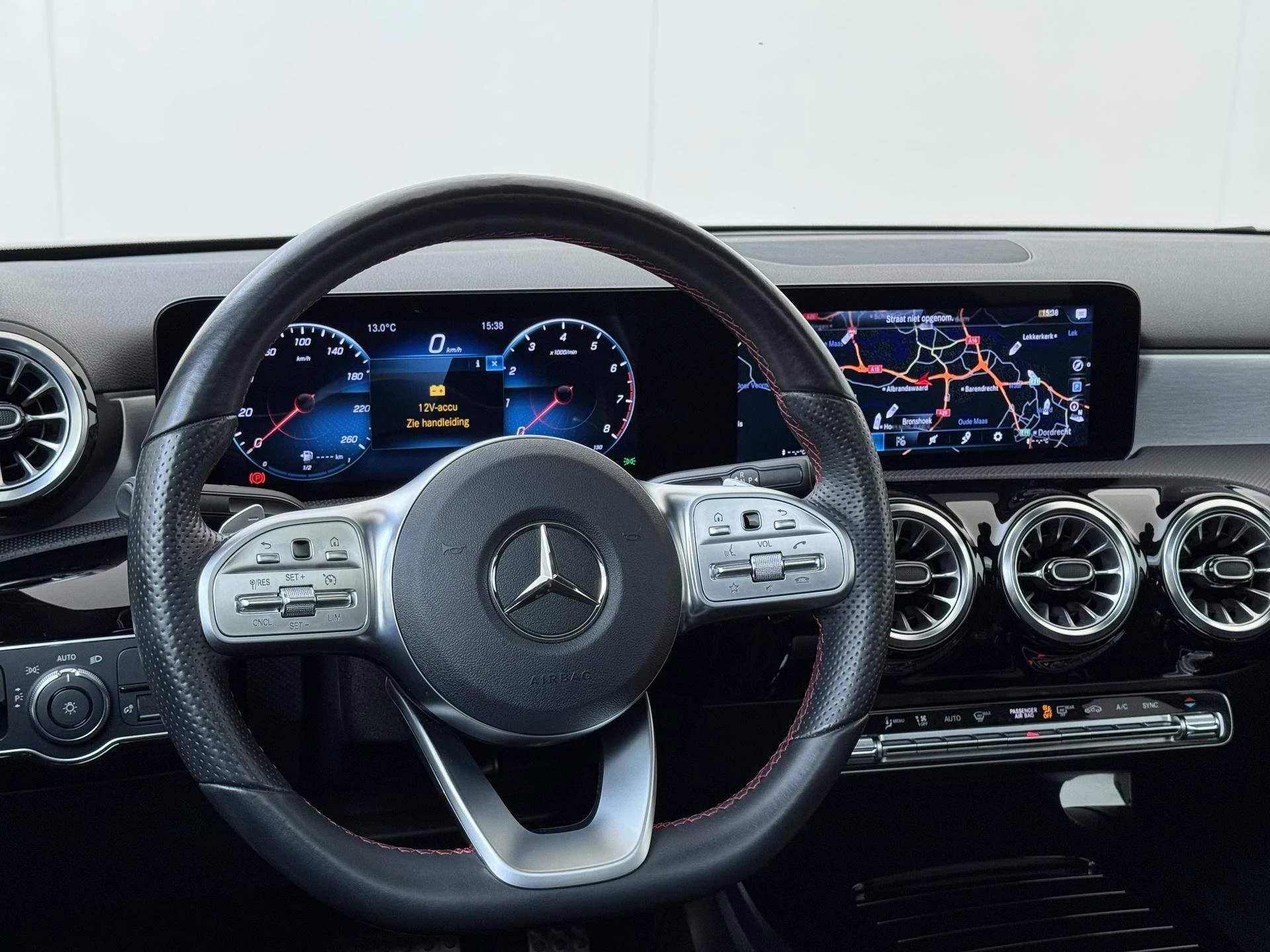 Mercedes-Benz-A-Klasse-image-14