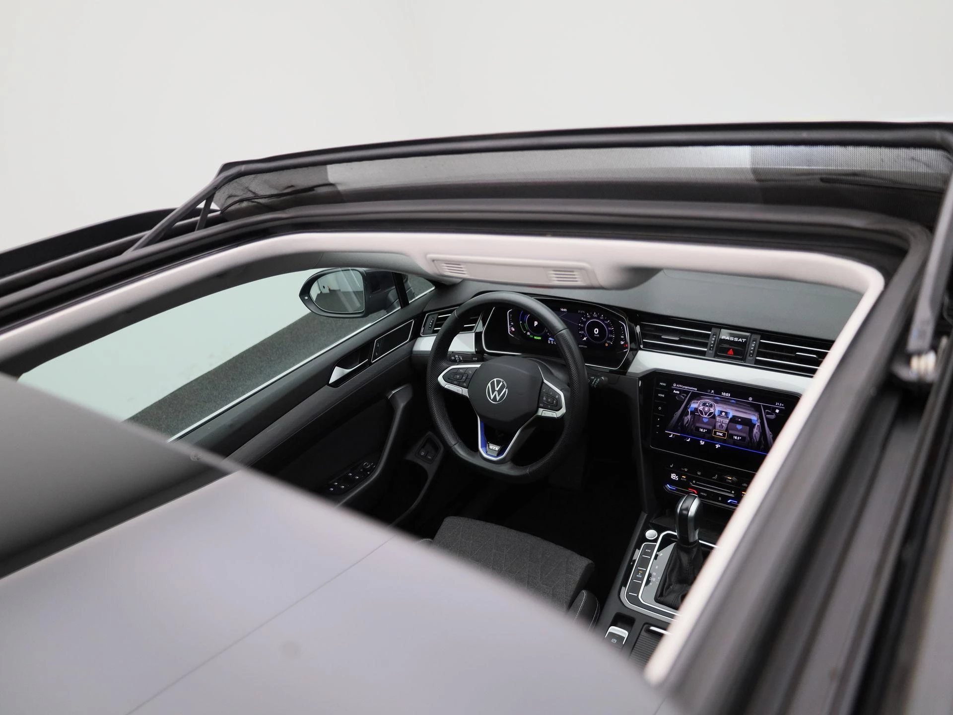 Volkswagen-Passat-image-51