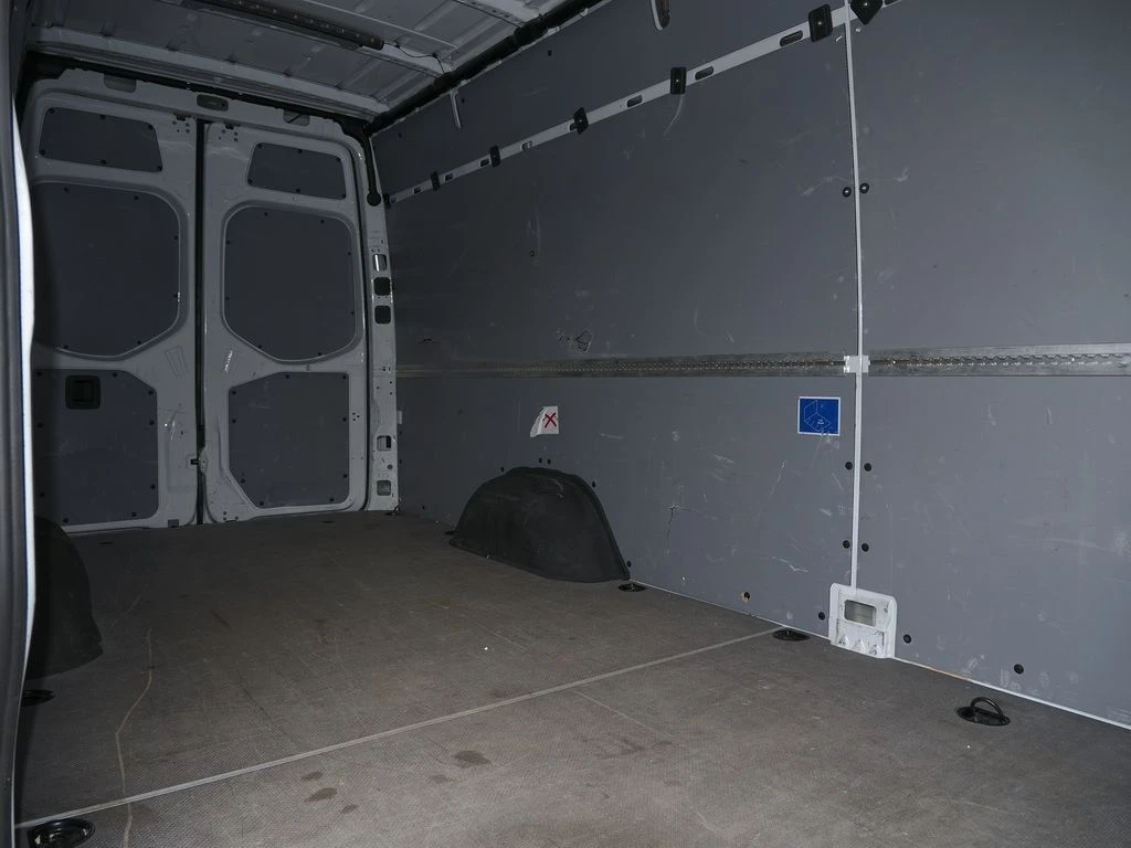 Mercedes-Benz-Sprinter 317-image-11