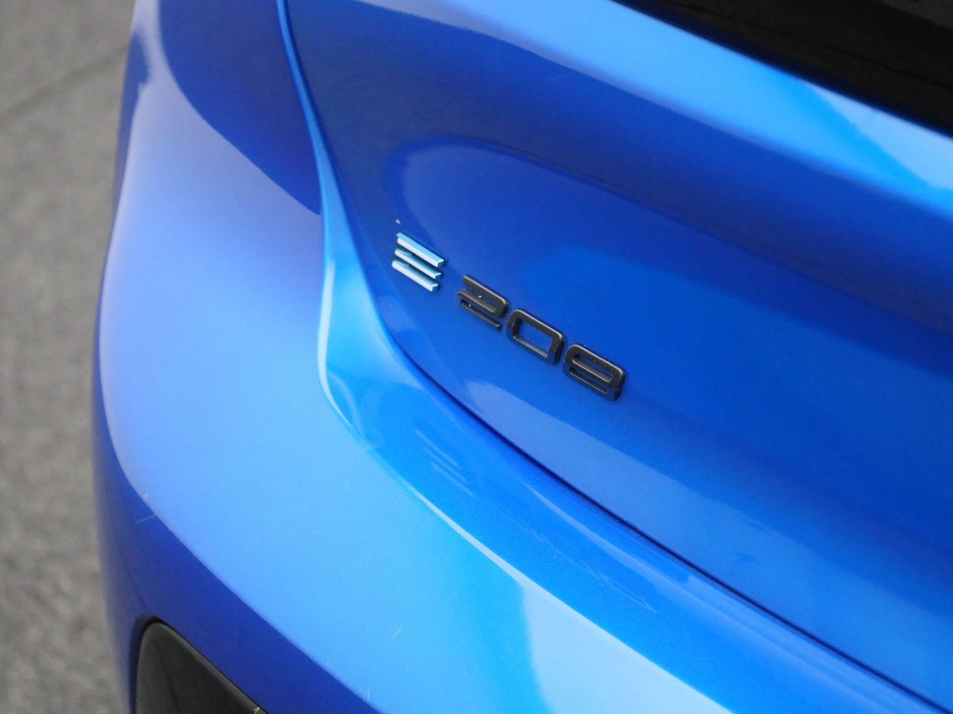 Peugeot-e-208-image-36