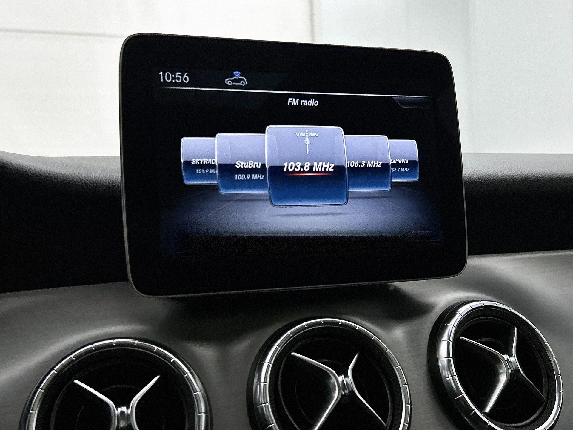 Mercedes-Benz-CLA-image-6