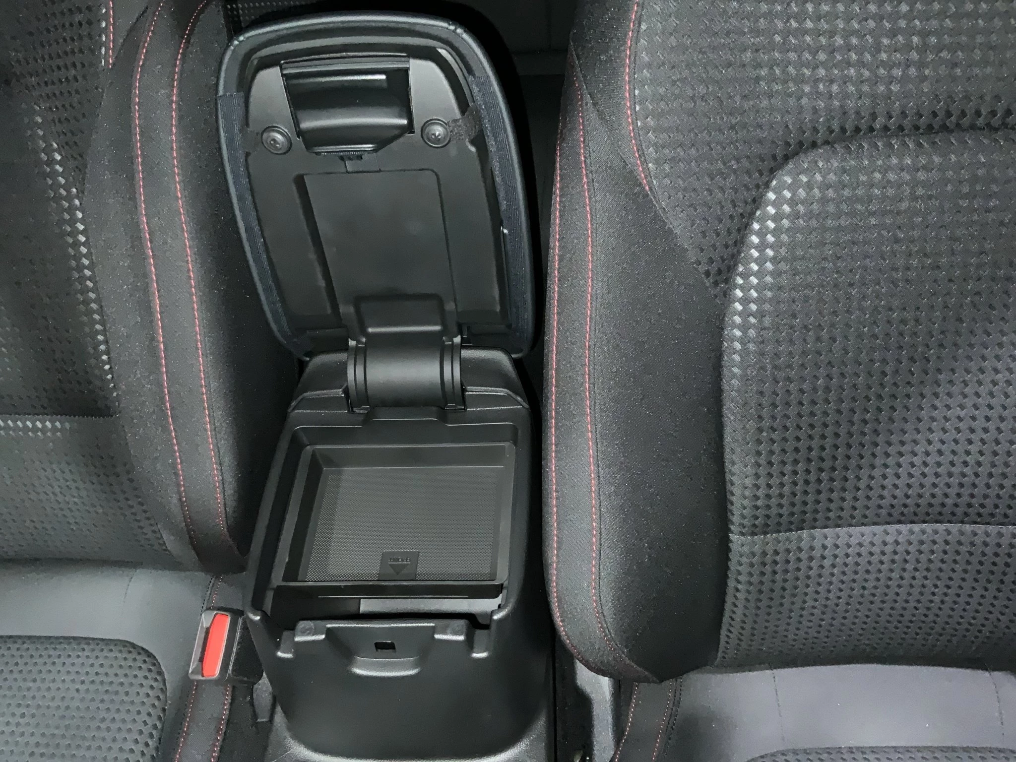 Ford Focus ST-Line X Turnier Aut.*AHK*ACC*HUD*KAM*NAVI*WINTER-PKT.