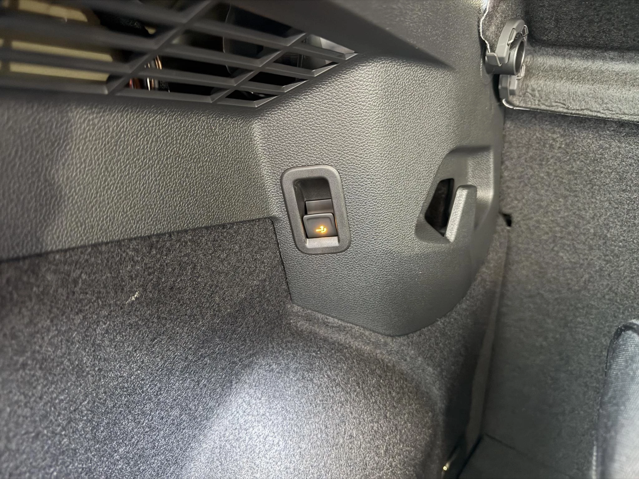 Volkswagen-Golf-image-21