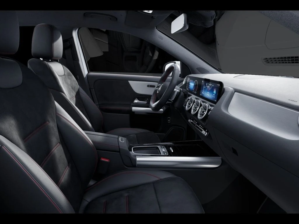 Mercedes-Benz-GLA 200 d-image-10