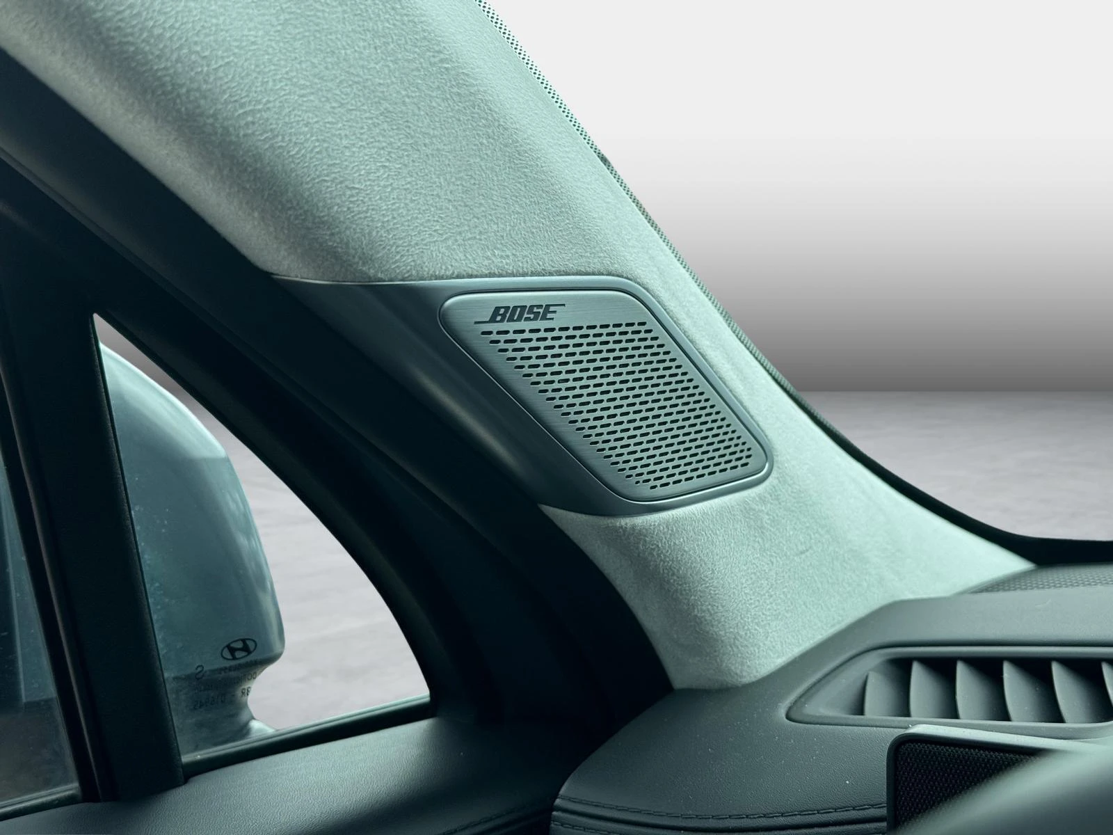 Hyundai-Santa Fe-image-20